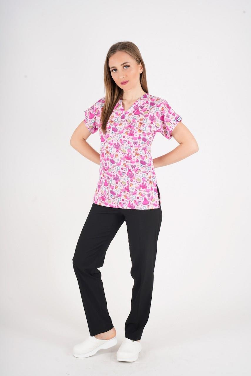 Unisex Pembe Prenses Desenli Likralı Scrubs Hemşire Doktor Hastane Üniforma Takımı-Nur Medikal Giyim