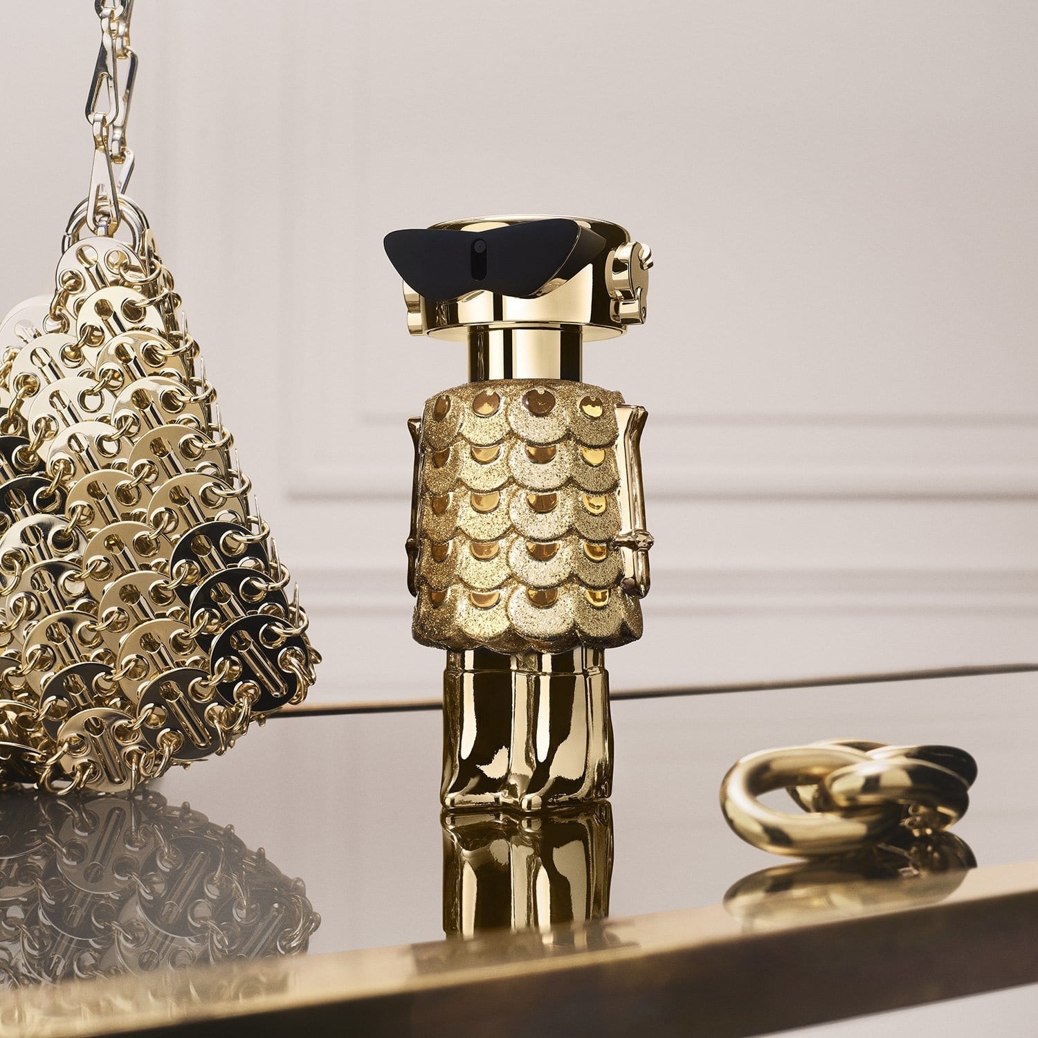 fame-intense-eau-de-parfum-4e9d66.jpg