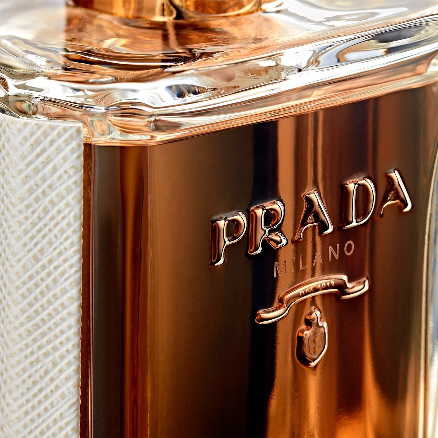 la-femme-prada-eau-de-parfum-53-bf0.jpg
