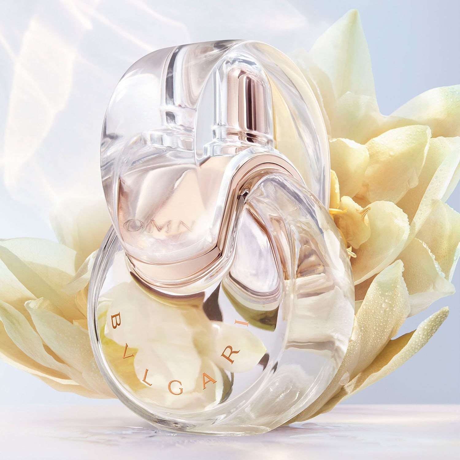 omnia-crystalline-eau-de-toilette-refi-3c-ccd.jpg