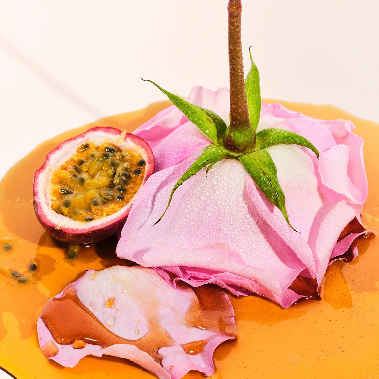 rosa-charmosa-dewy-cream-isiltili-vucu-3a0a-1.jpg