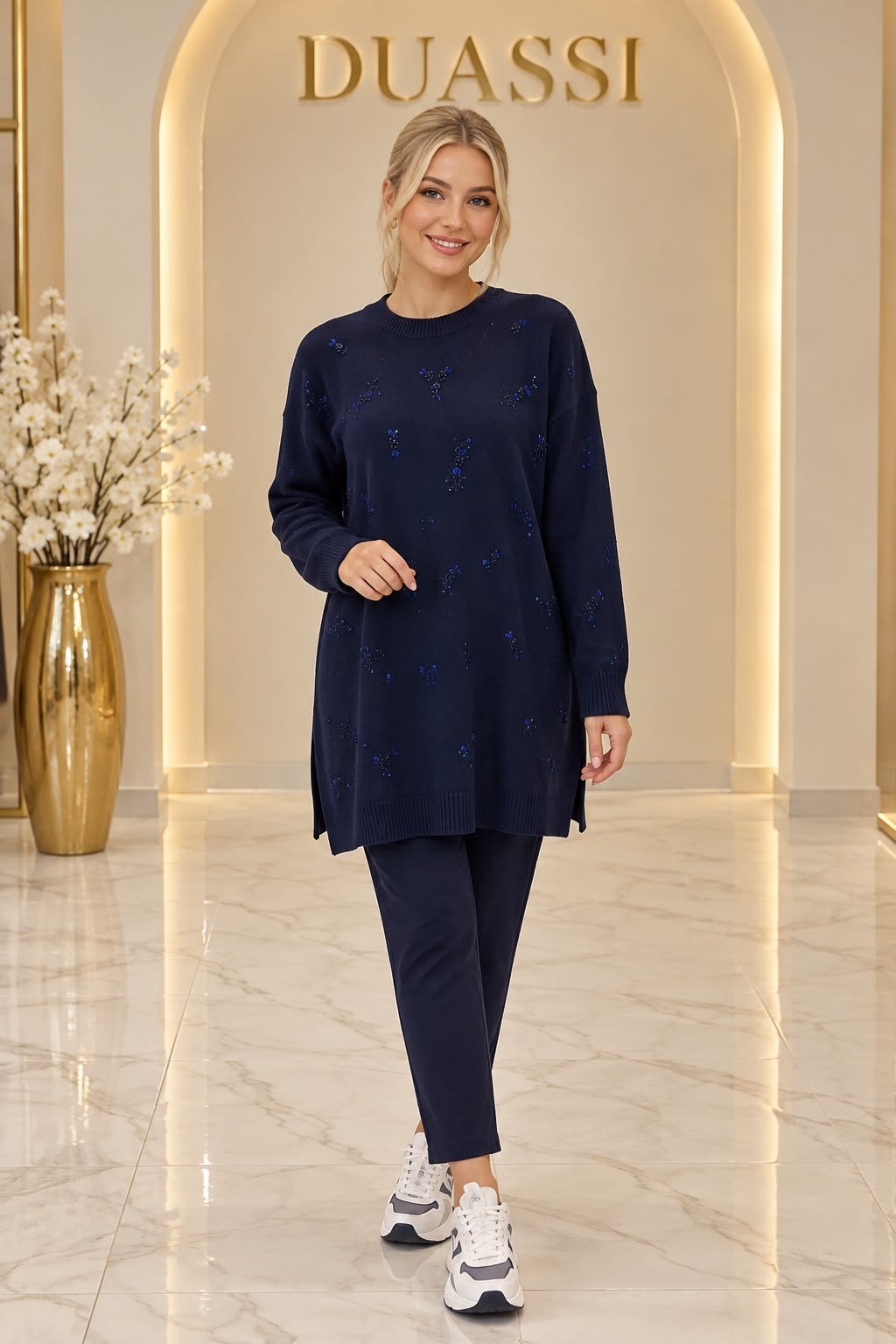 21818 Serpme Çiçek Taşlı Tunik
