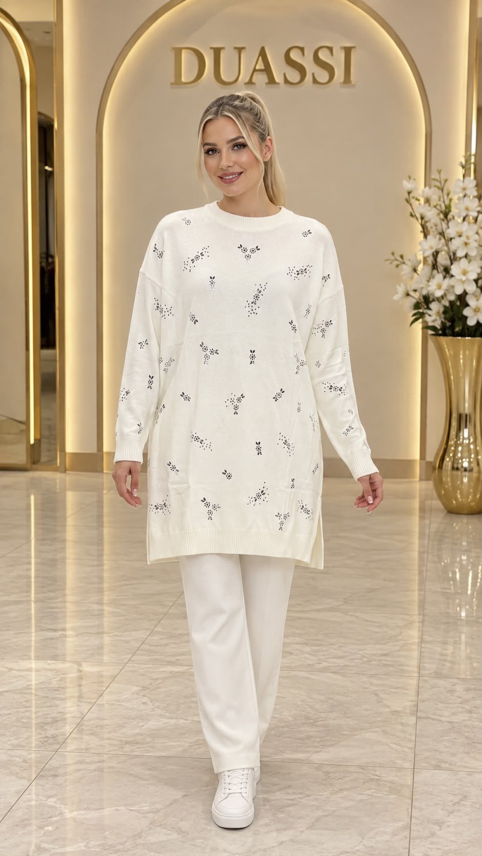 21818 Serpme Çiçek Taşlı Tunik