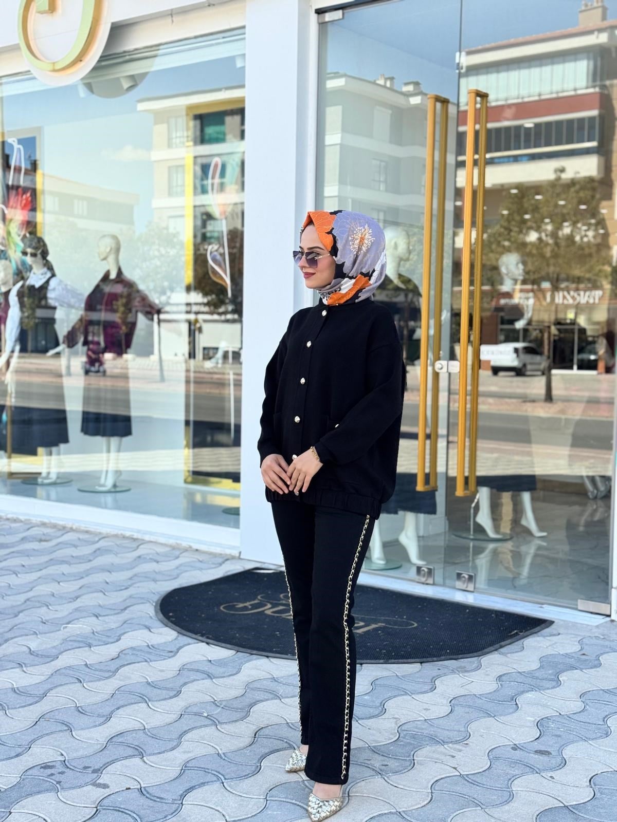 Barbara T.hırka  - SİYAH