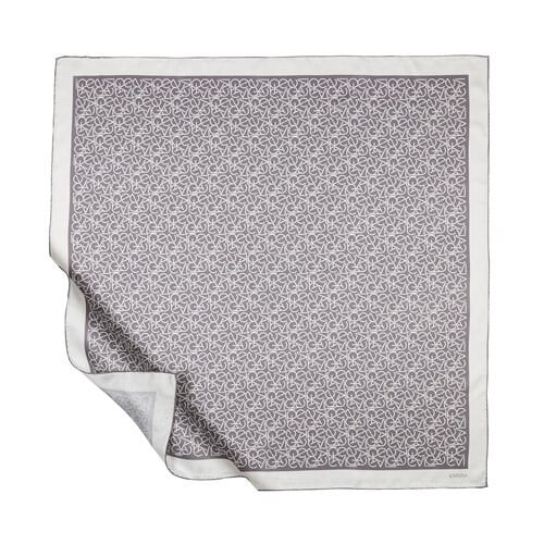 İpekevi Typo Monogram Füme Tivil İpek Eşarp 1119 - füme