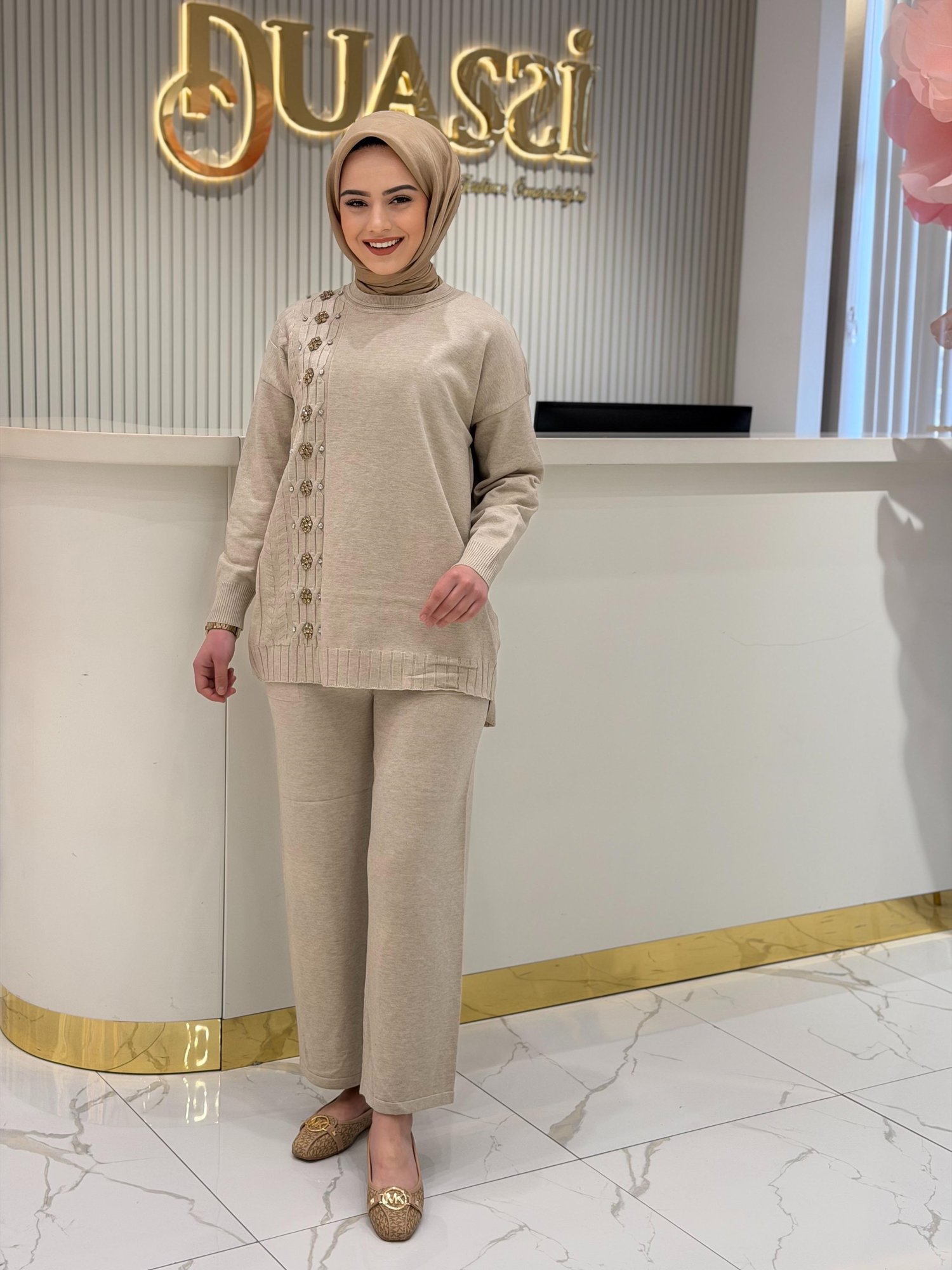 Tkm.21752.1 Saç Örgüsü Üzerine Taş Baskılı Pantolonlu Triko Takım
