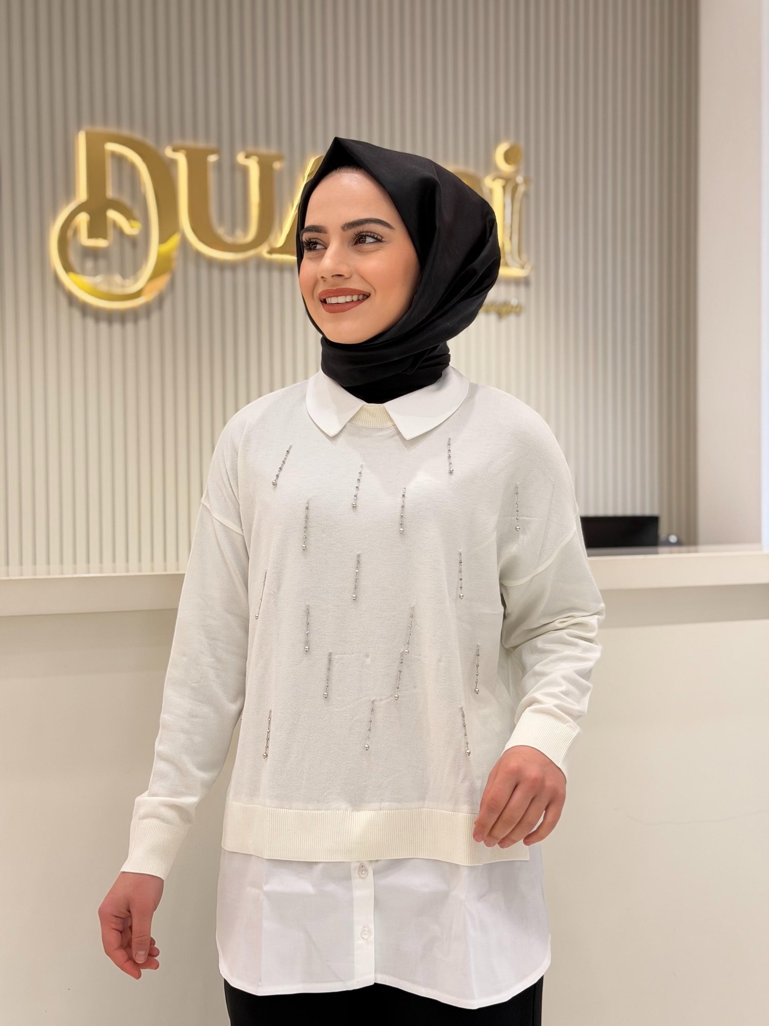 Tnk.21704.1 Boncuk İşlemeli Gömlek Detaylı Tunik