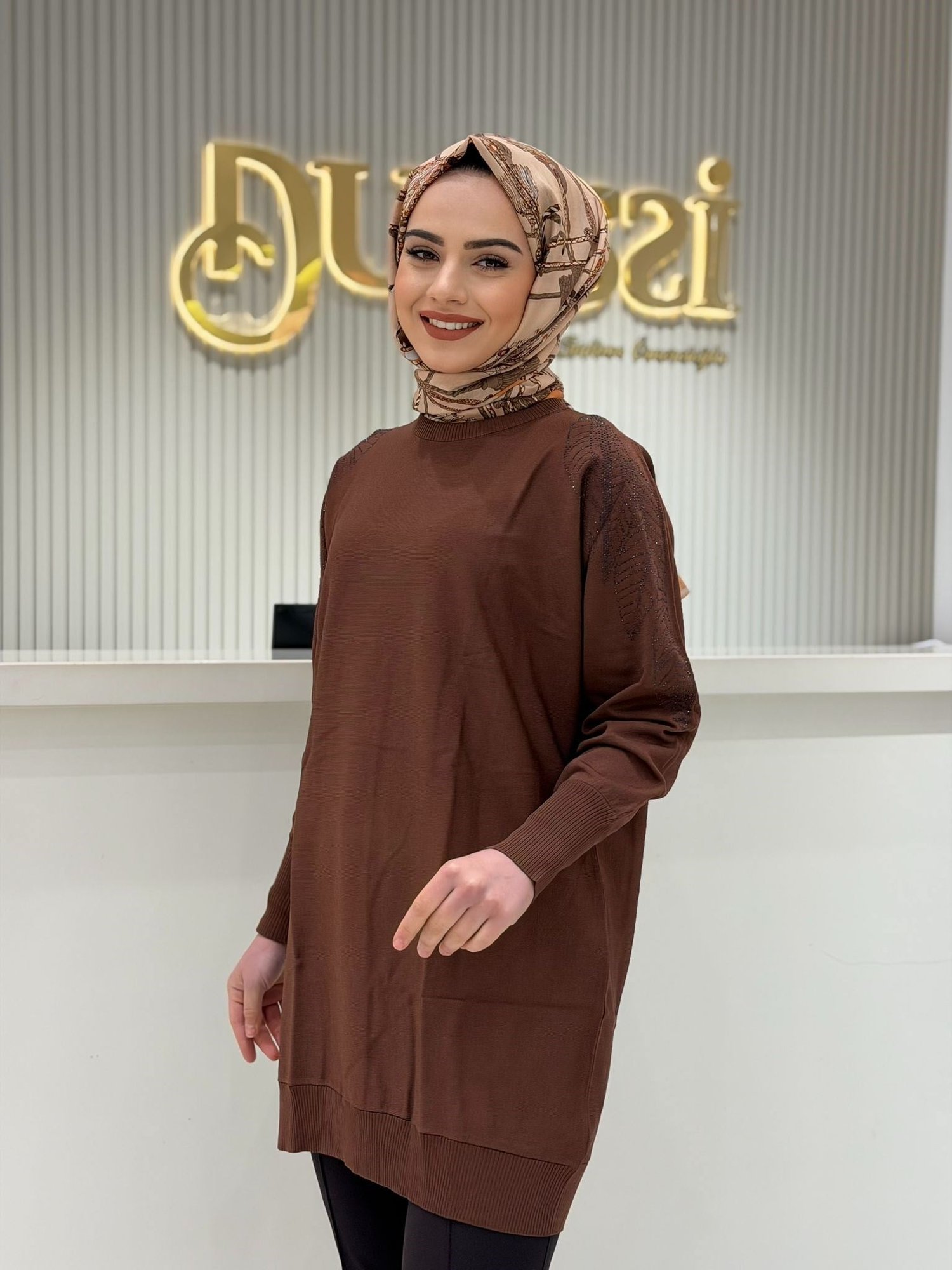 Tnk.21721.1 Omzu Yaprak Taş Baskılı Rayon Tunik