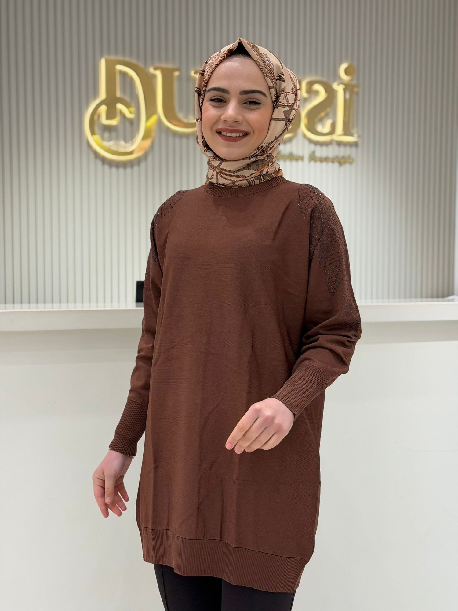 Tnk.21721.1 Omzu Yaprak Taş Baskılı Rayon Tunik