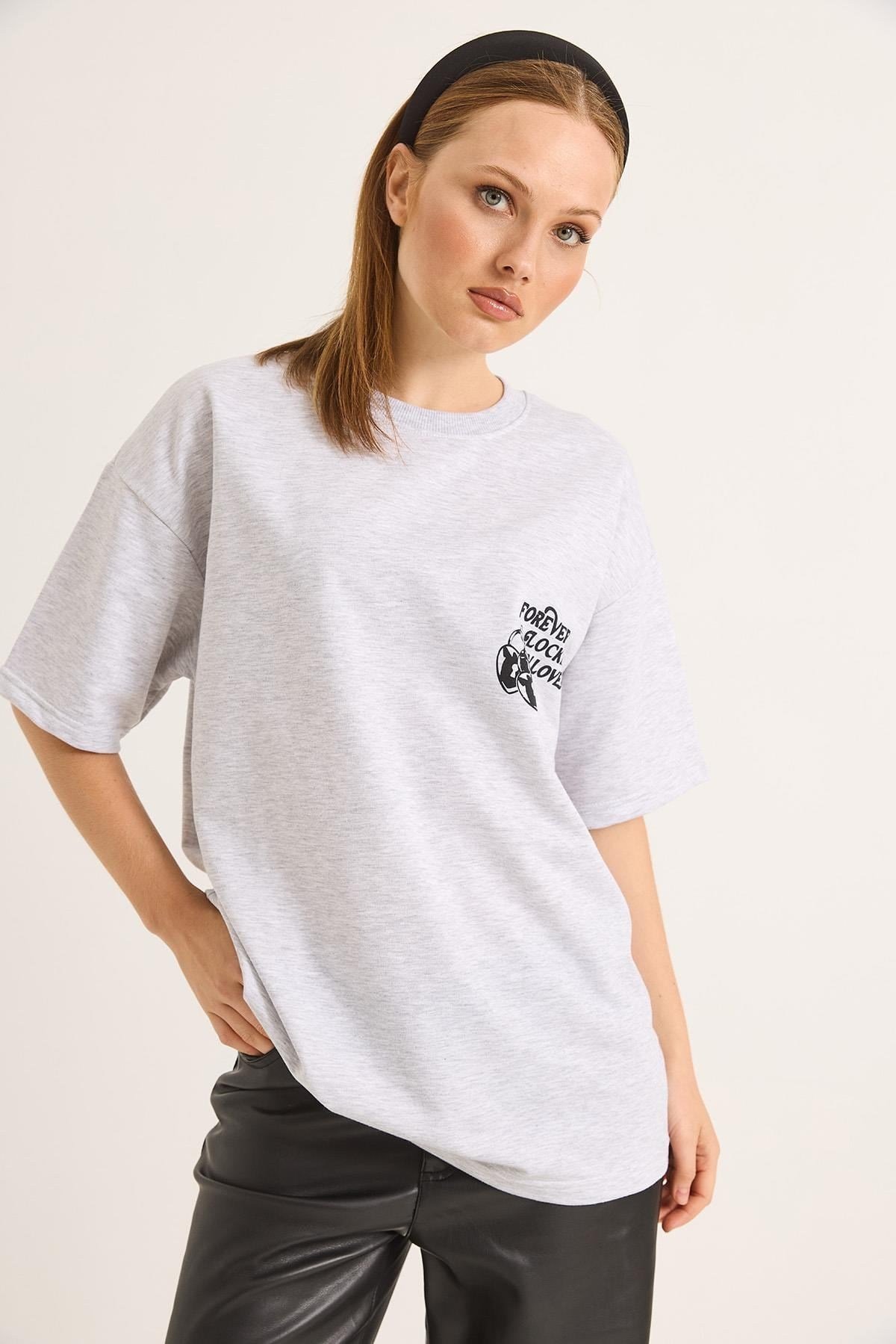 Açık Gri Baskılı Oversize Tişört