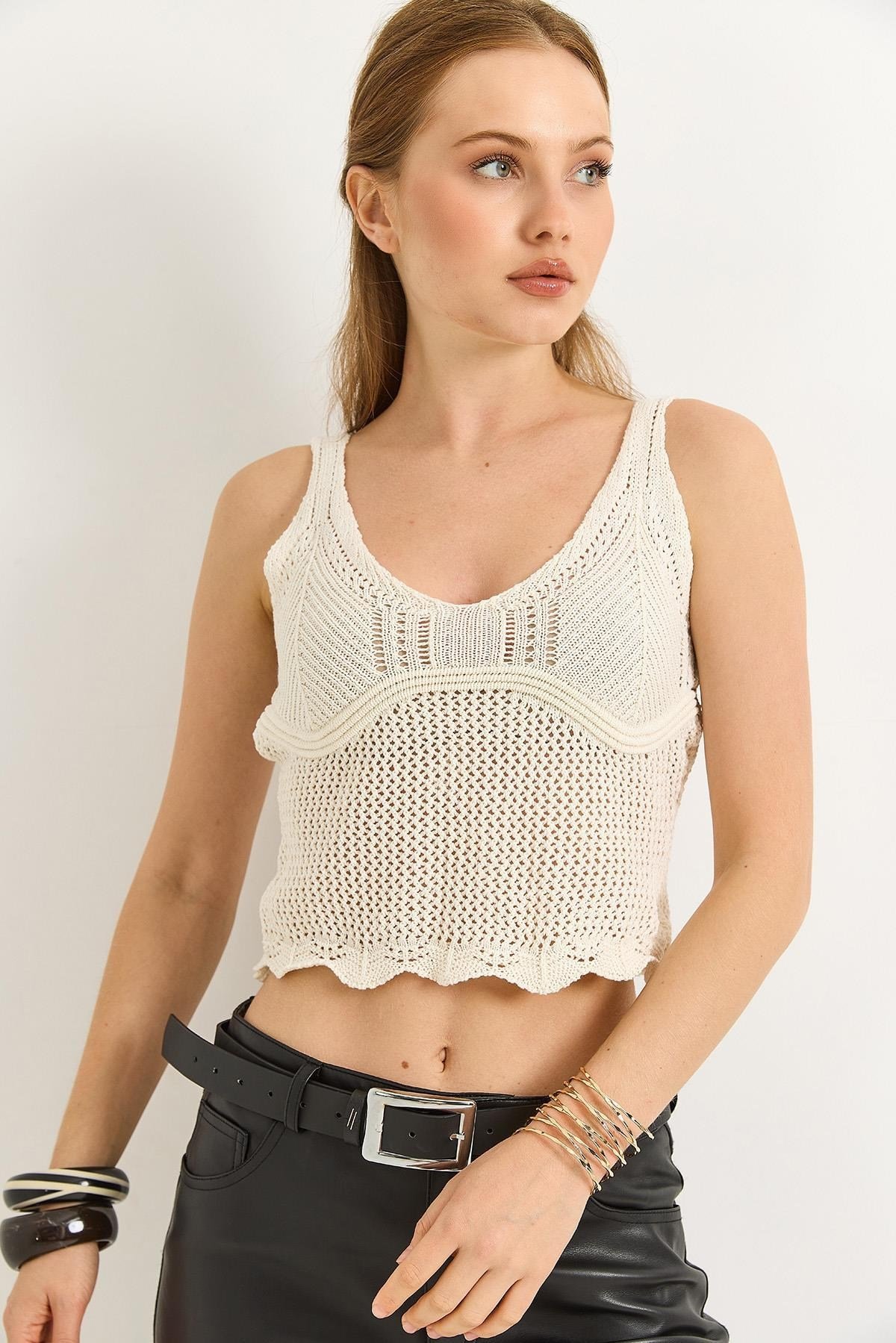 Bej Ajurlu Crop Triko Bluz