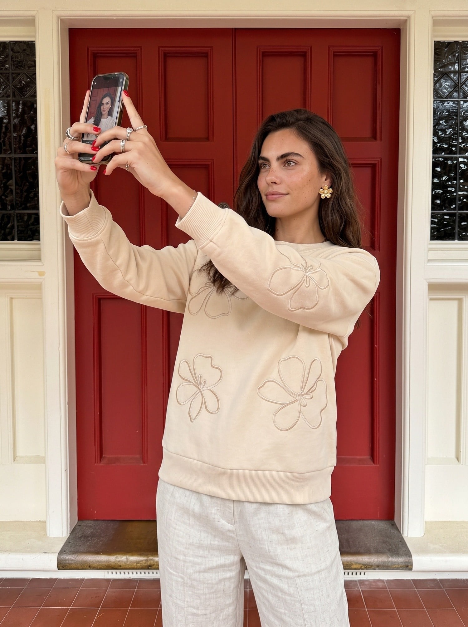 Bej Çiçek Nakışlı Sweatshirt