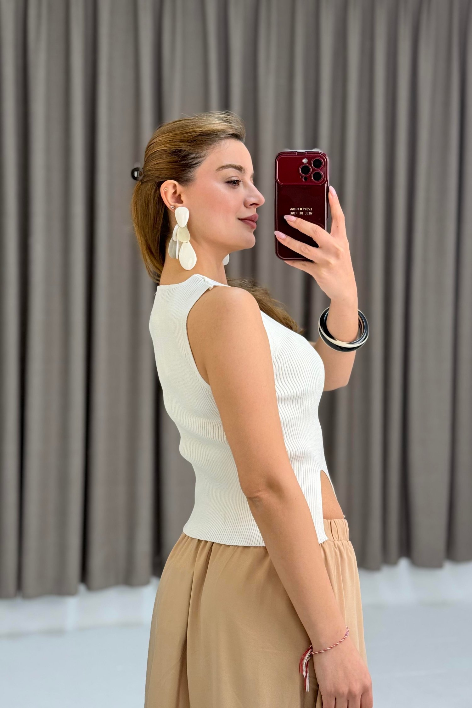 Bej Yırtmaçlı Tasarım Triko Bluz
