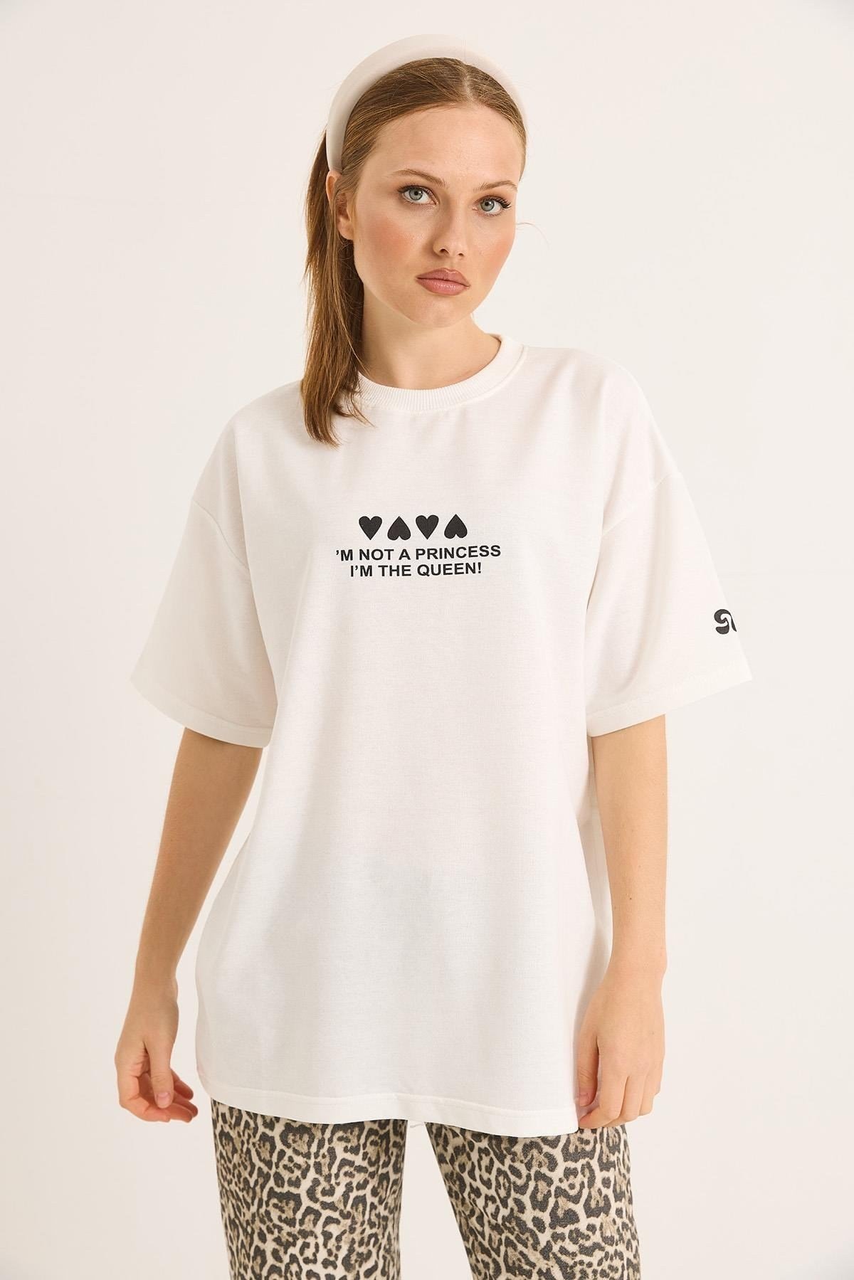Beyaz Baskılı Oversize Tişört