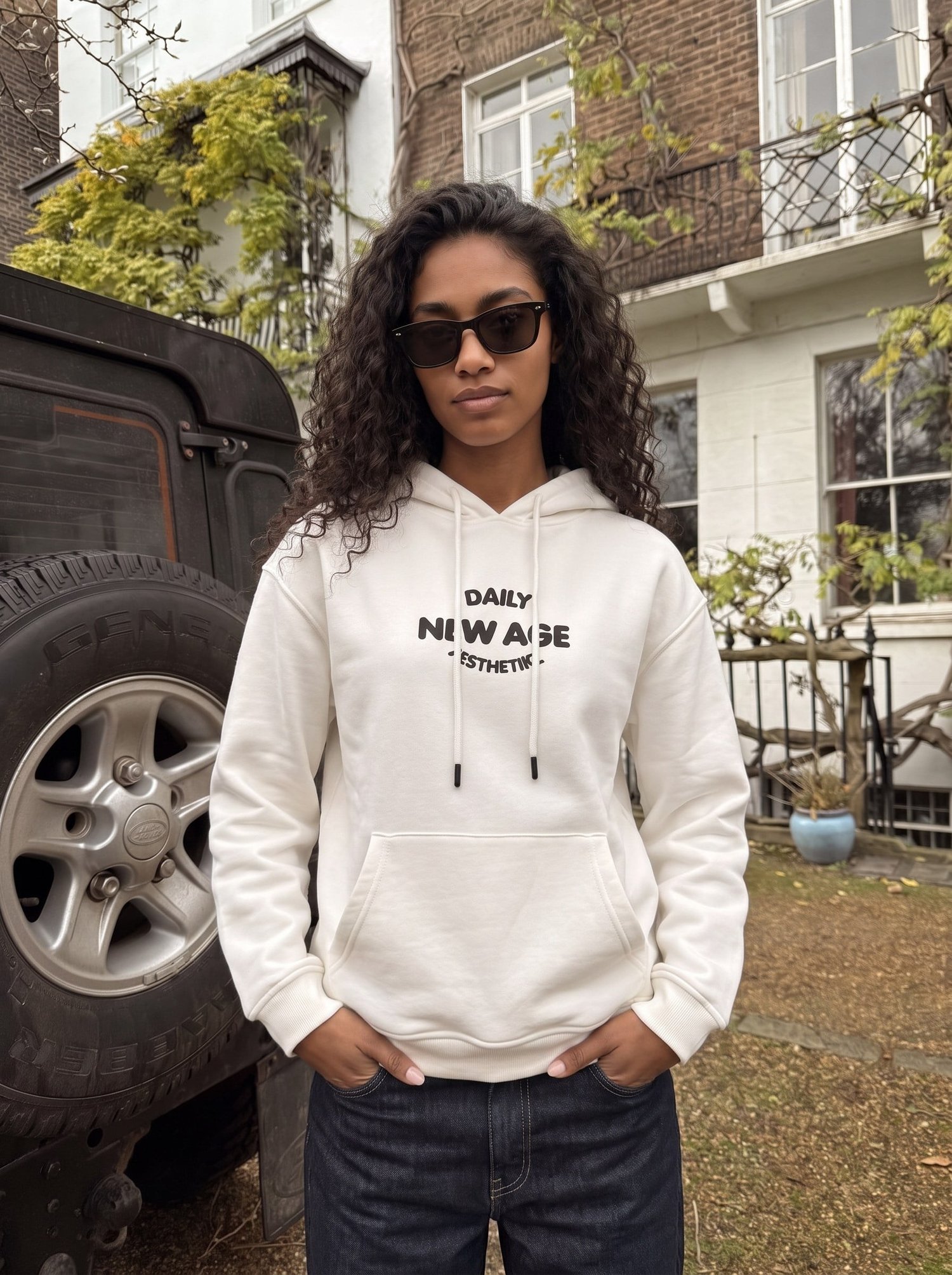 Beyaz Oversize Baskılı Kapüşonlu Sweatshirt