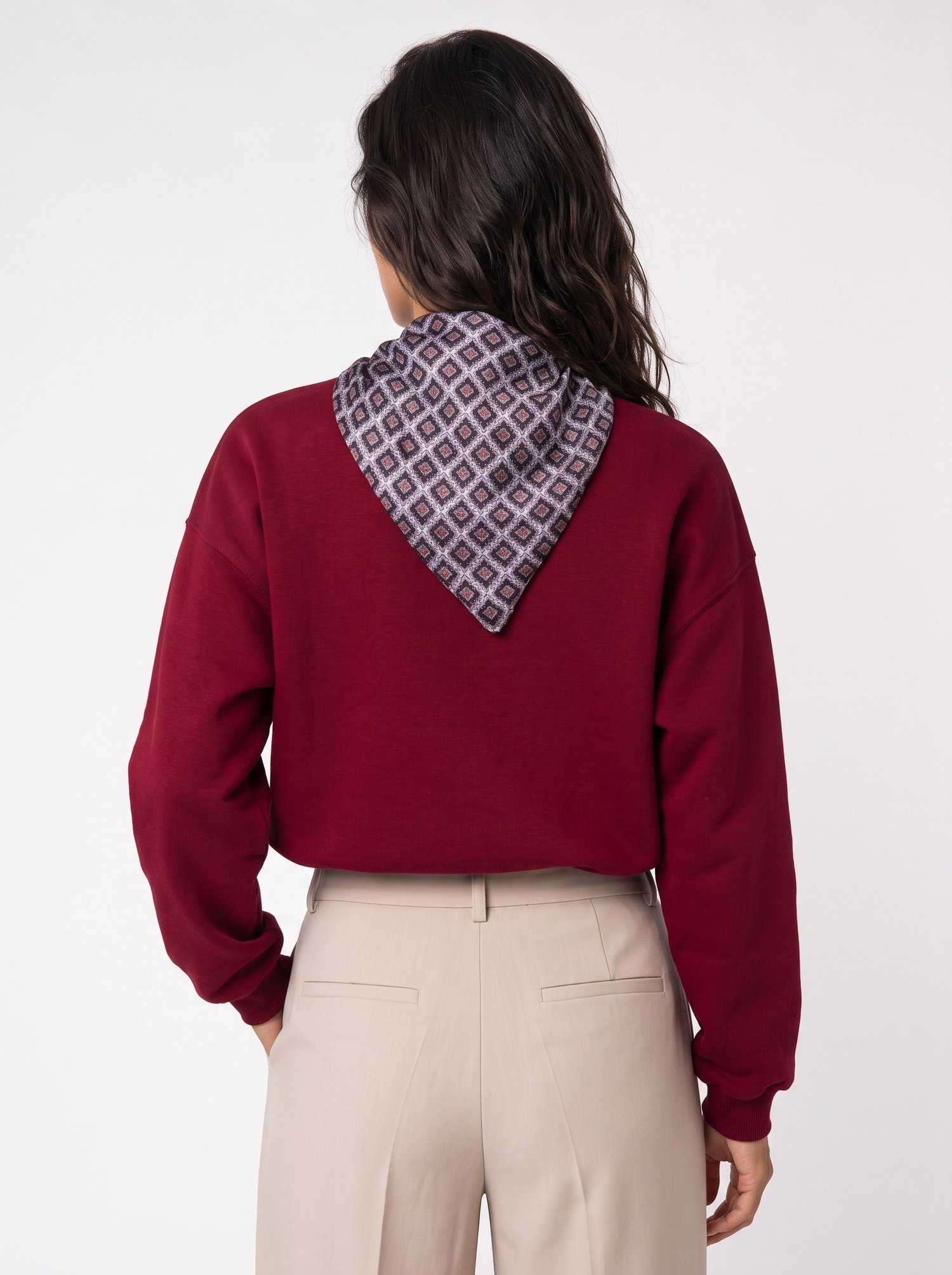 Bordo Fularlı Ceylan Nakışlı Sweatshirt