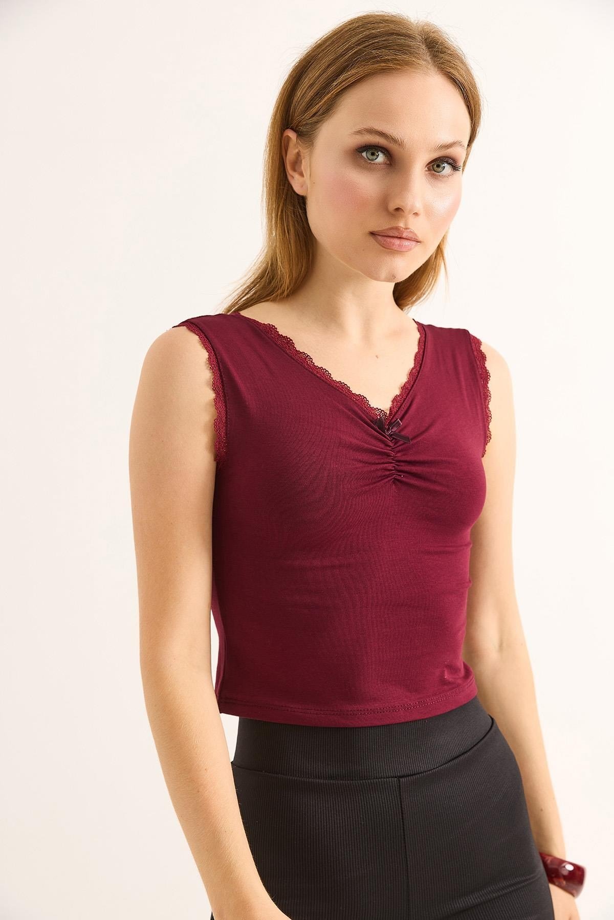 Bordo Güpürlü Büzgülü Crop Bluz