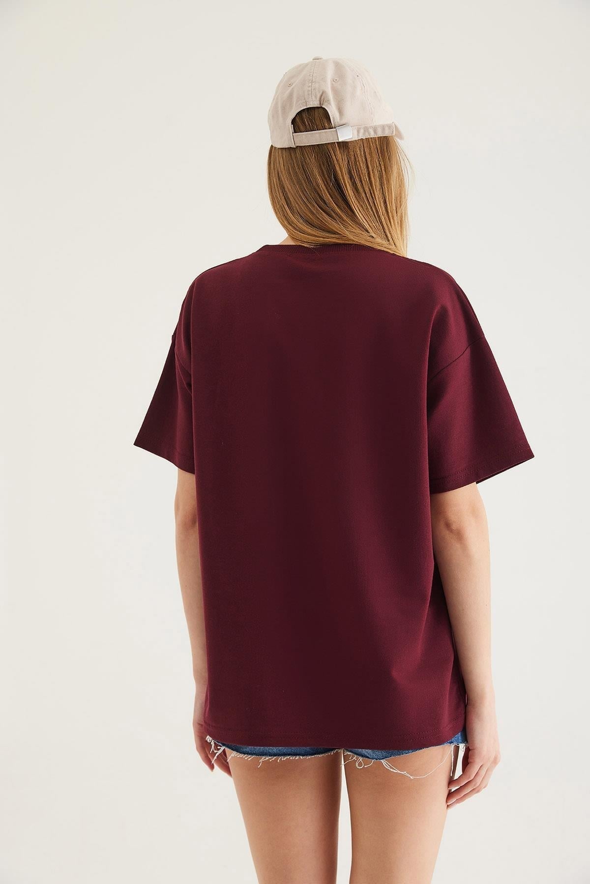 Bordo Kalp Nakışlı Basic Tişört