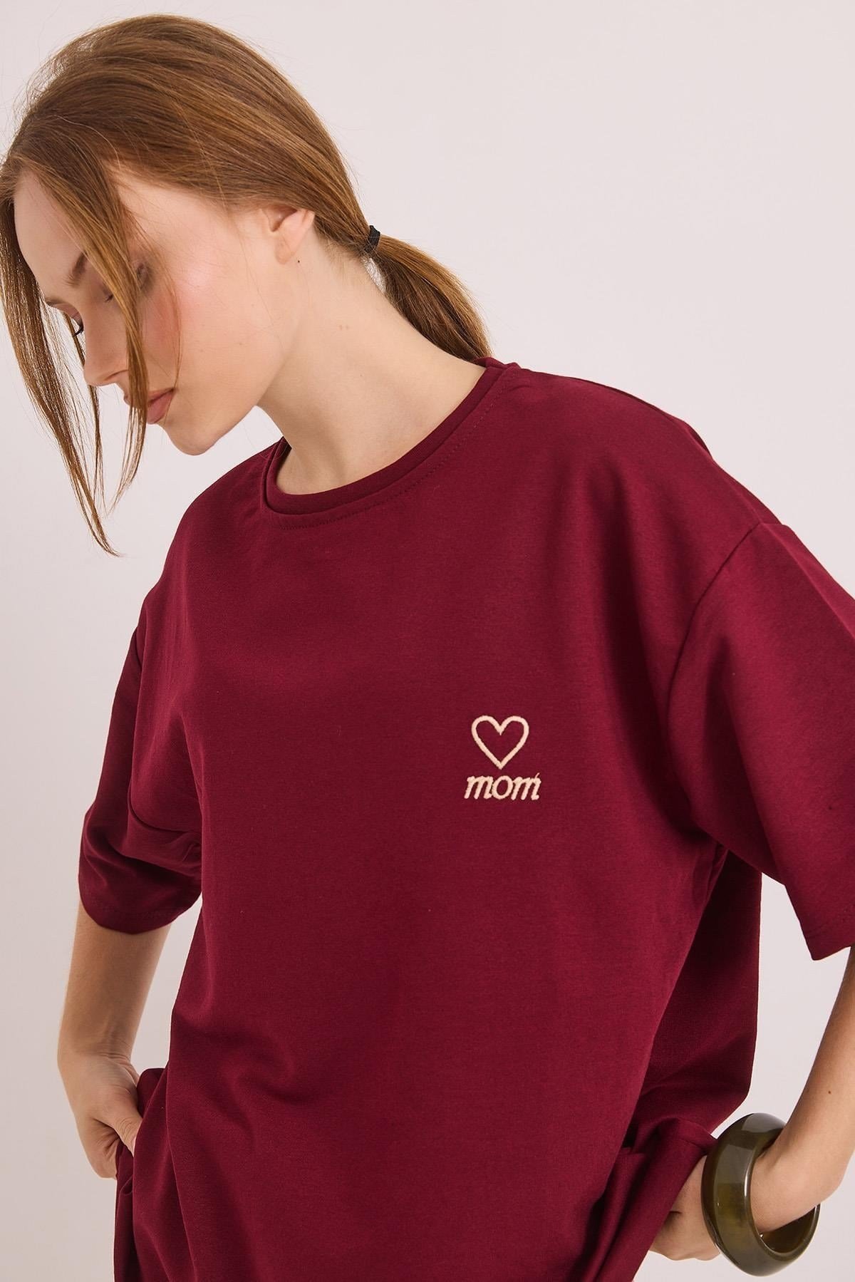 Bordo Nakışlı Oversize Tişört