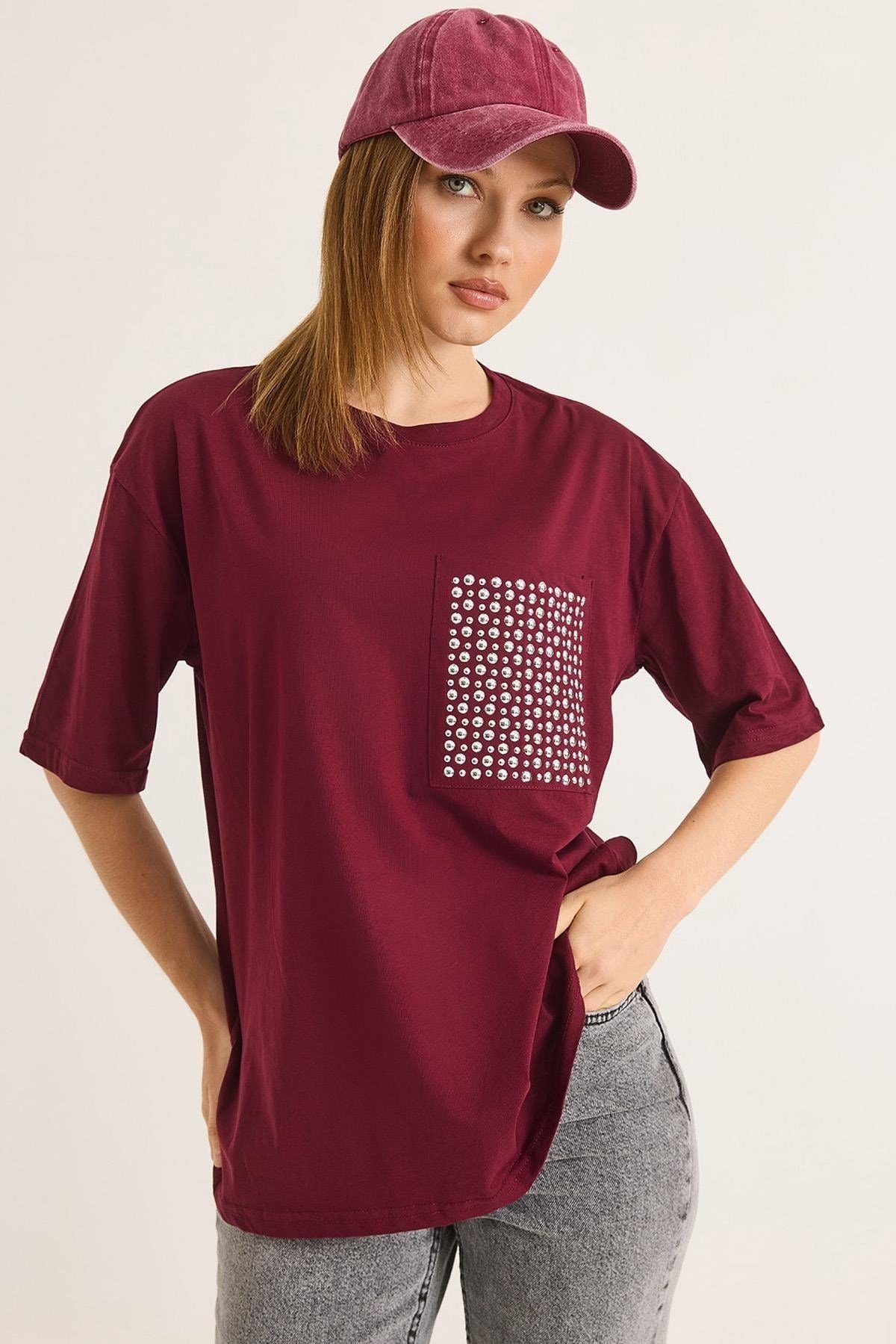 Bordo Taşlı Cepli Tişört