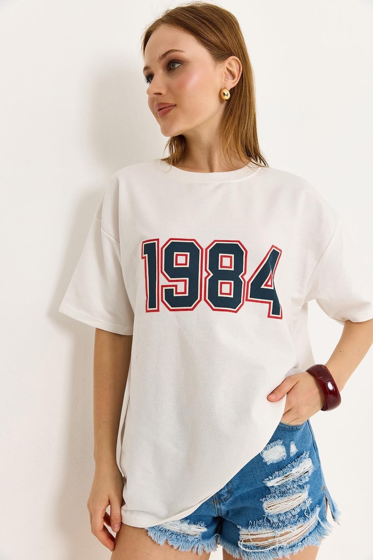 Ekru Baskılı Oversize Tişört
