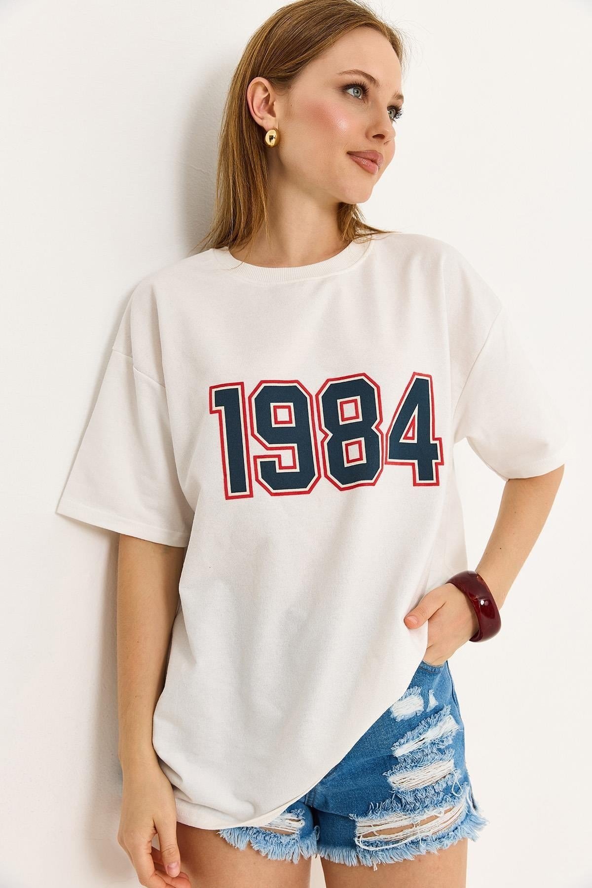 Ekru Baskılı Oversize Tişört
