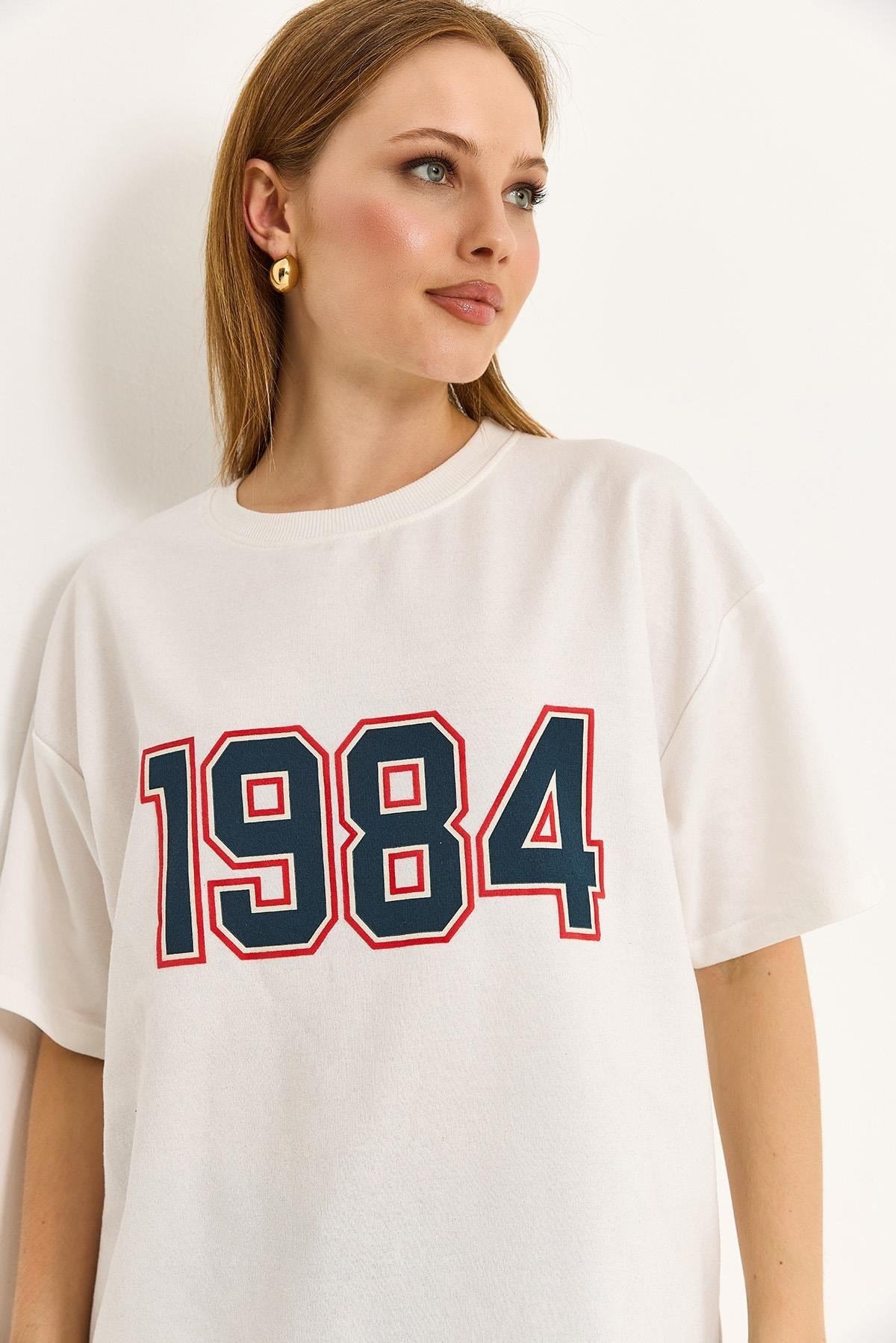 Ekru Baskılı Oversize Tişört