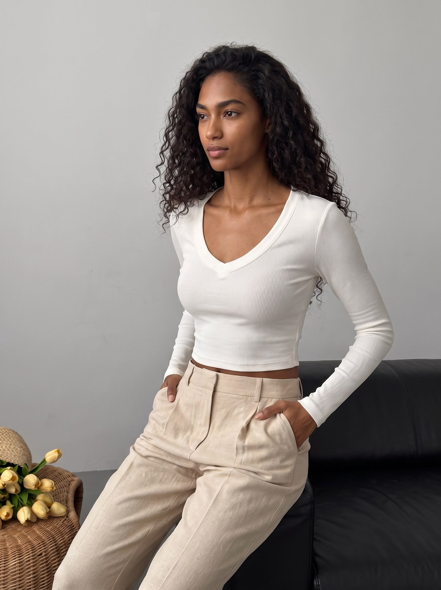 Ekru V Yaka Crop Bluz