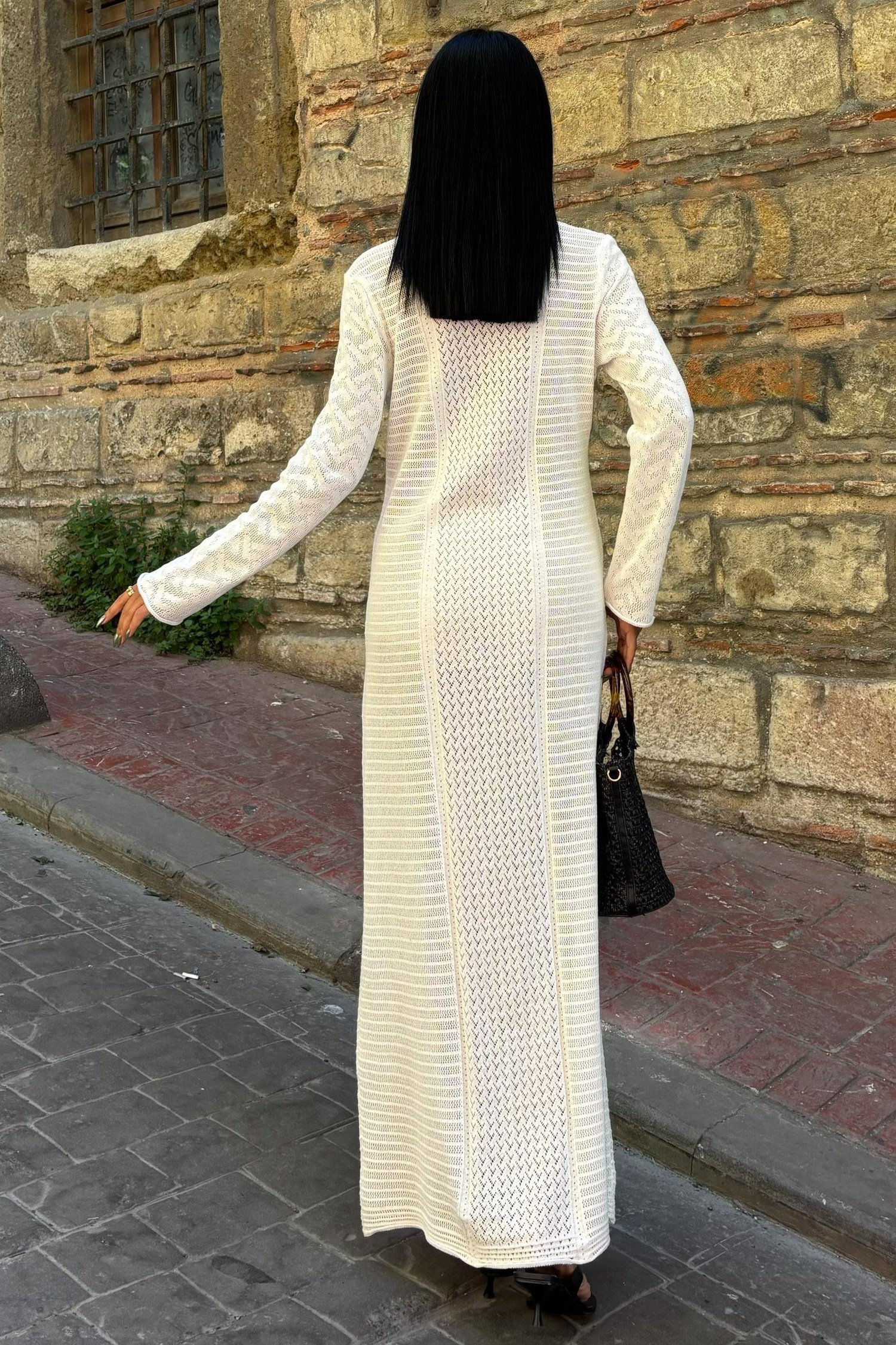 ekru-v-yaka-uzun-orme-elbise--42c2-.jpg