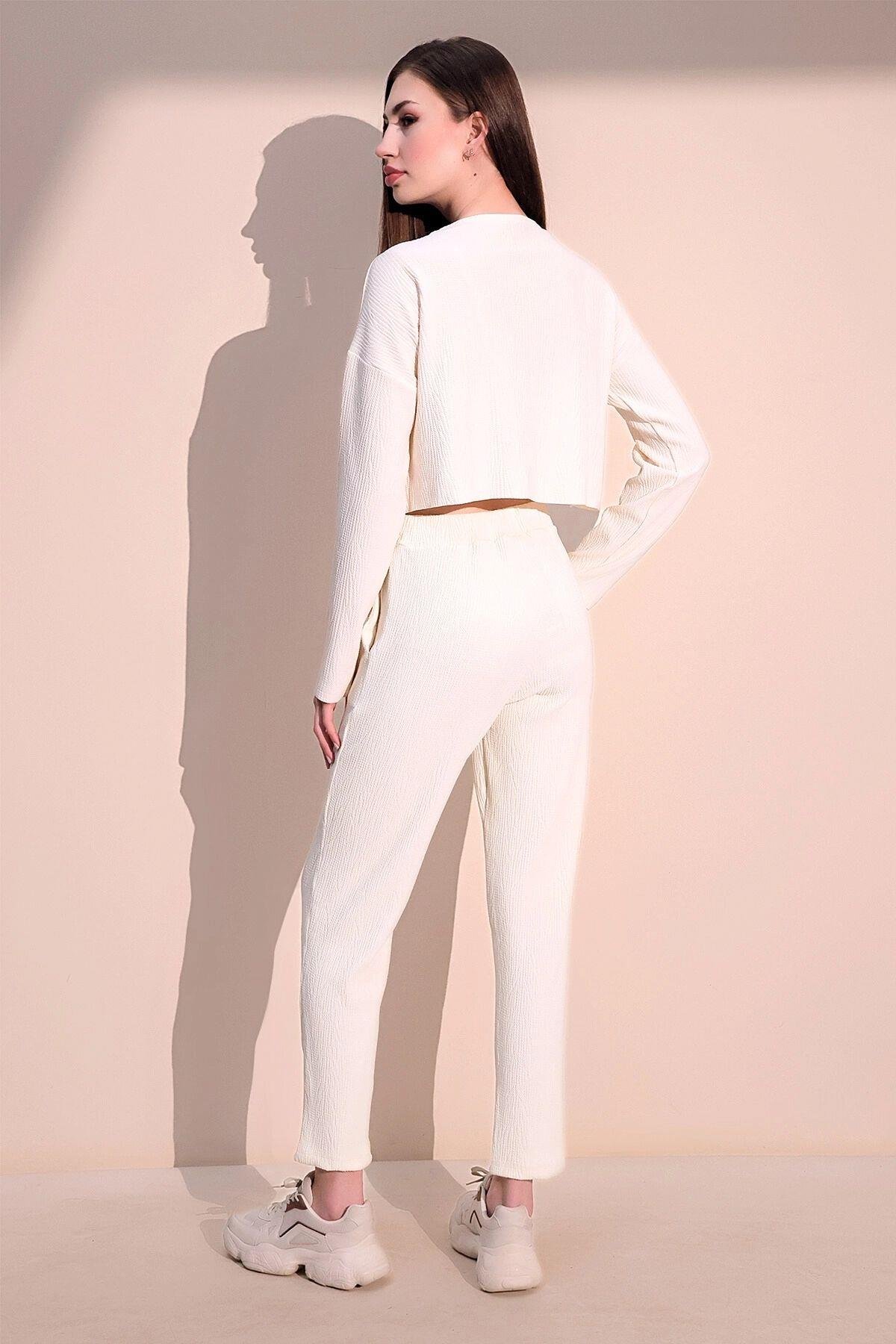 ekru-yumusak-dokulu-pantolon--46b6-.jpg