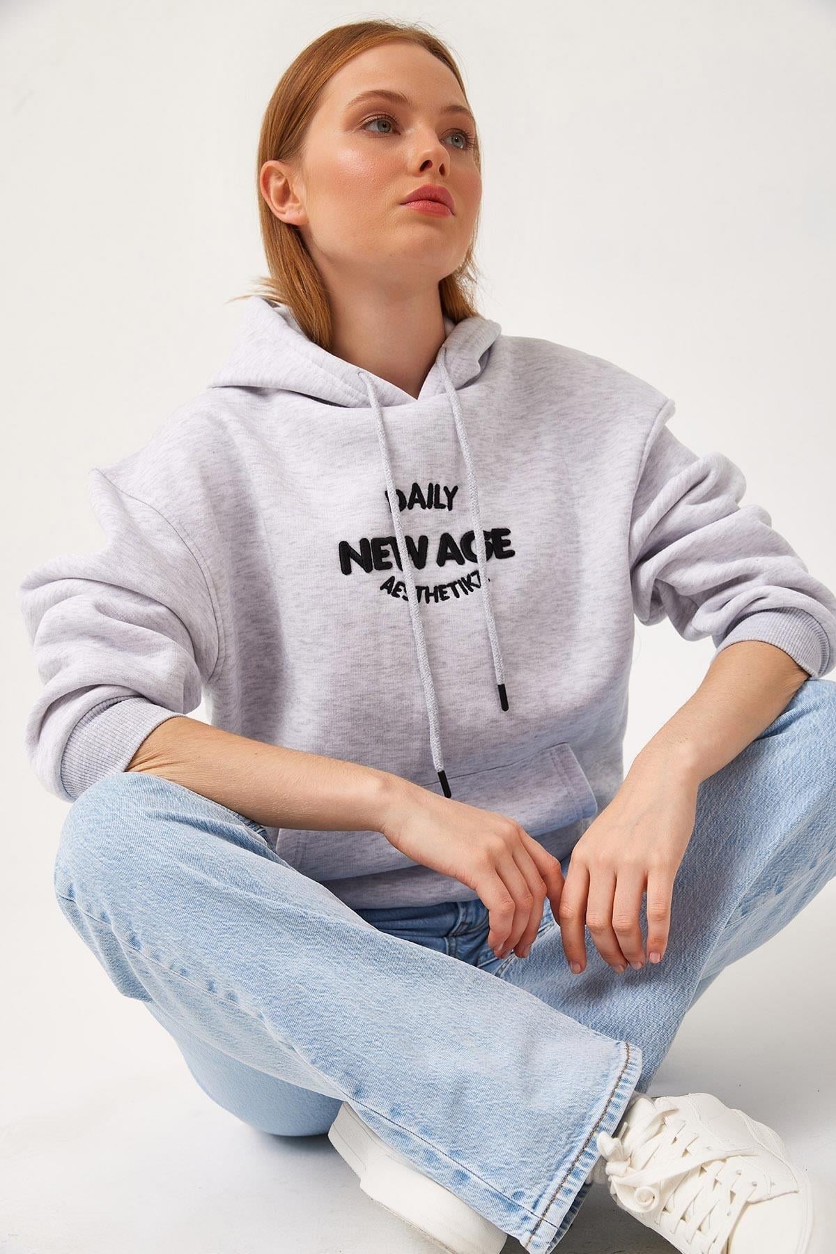 Gri Oversize Kapüşonlu Sweatshirt