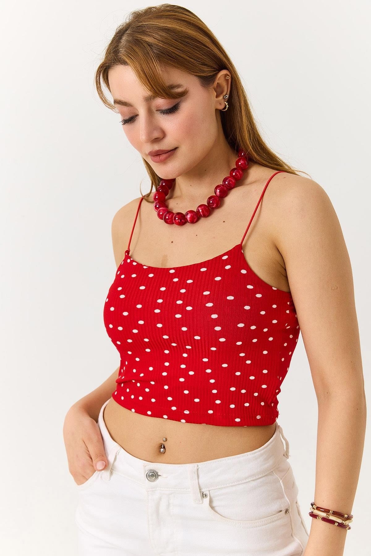 Kırmızı Askılı Puantiyeli Crop Bluz