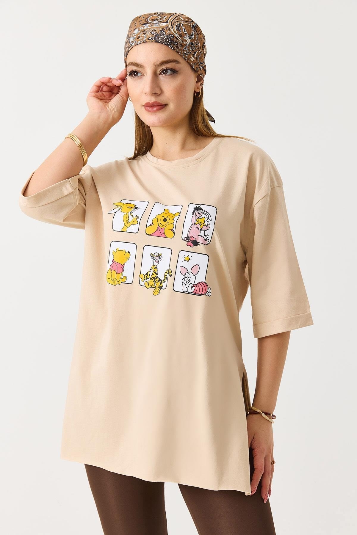 Krem Yanı Yırtmaçlı Oversize Tişört