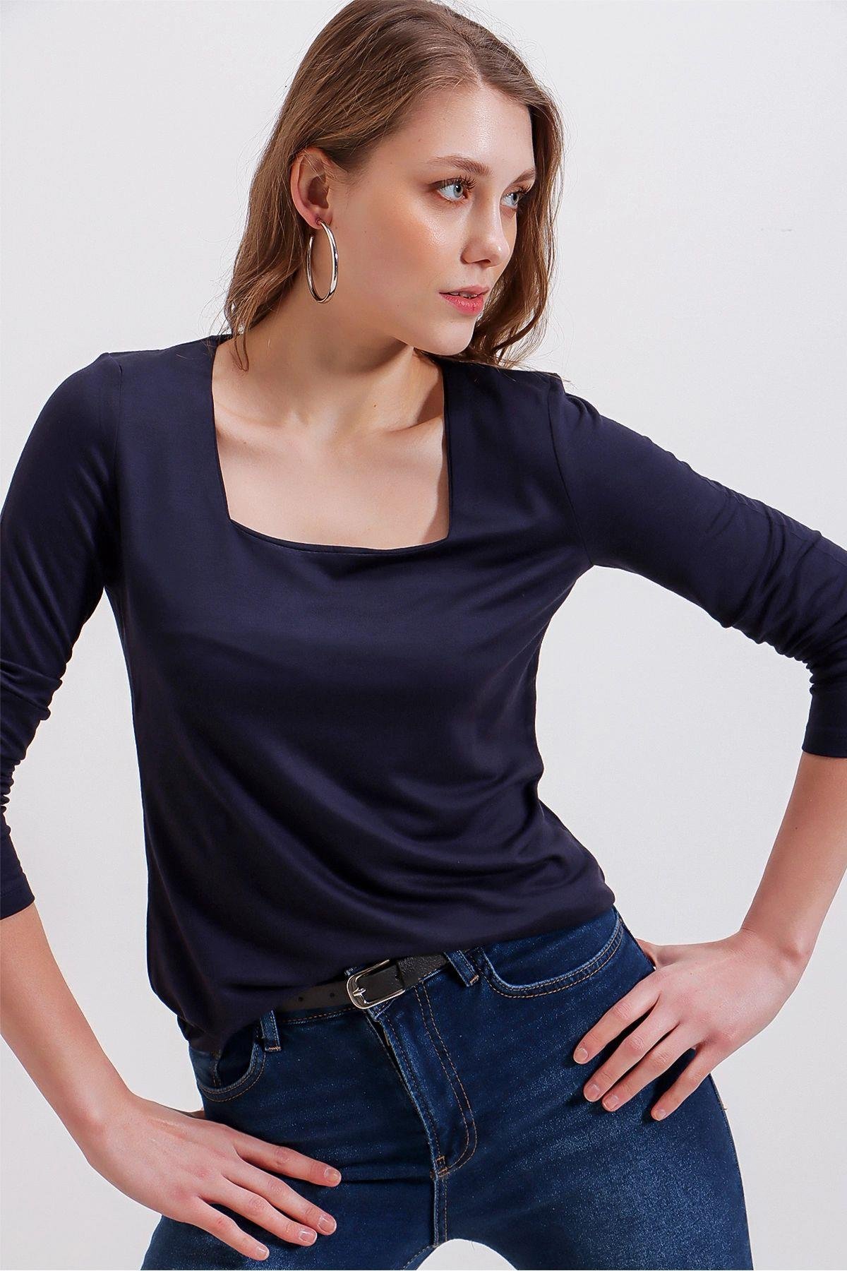 lacivert-basic-kare-bluz--079a-.jpg