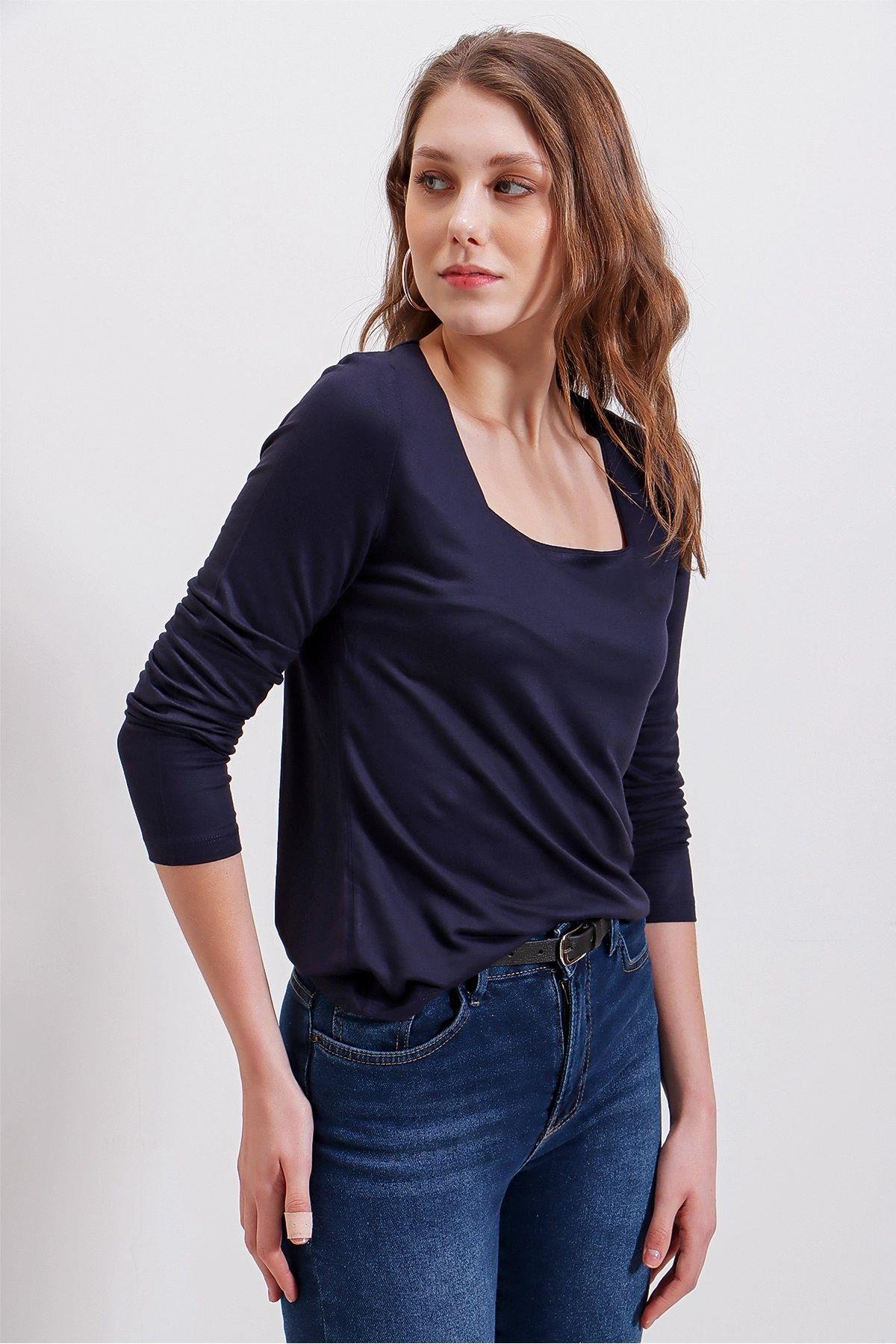 lacivert-basic-kare-bluz-7-8fe2.jpg