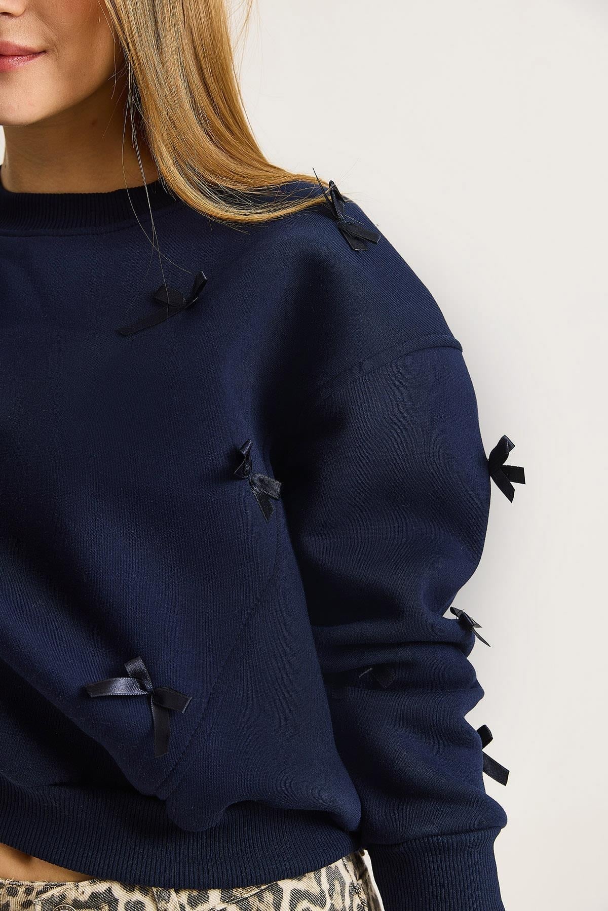 Lacivert Kurdele Detaylı Sweatshirt