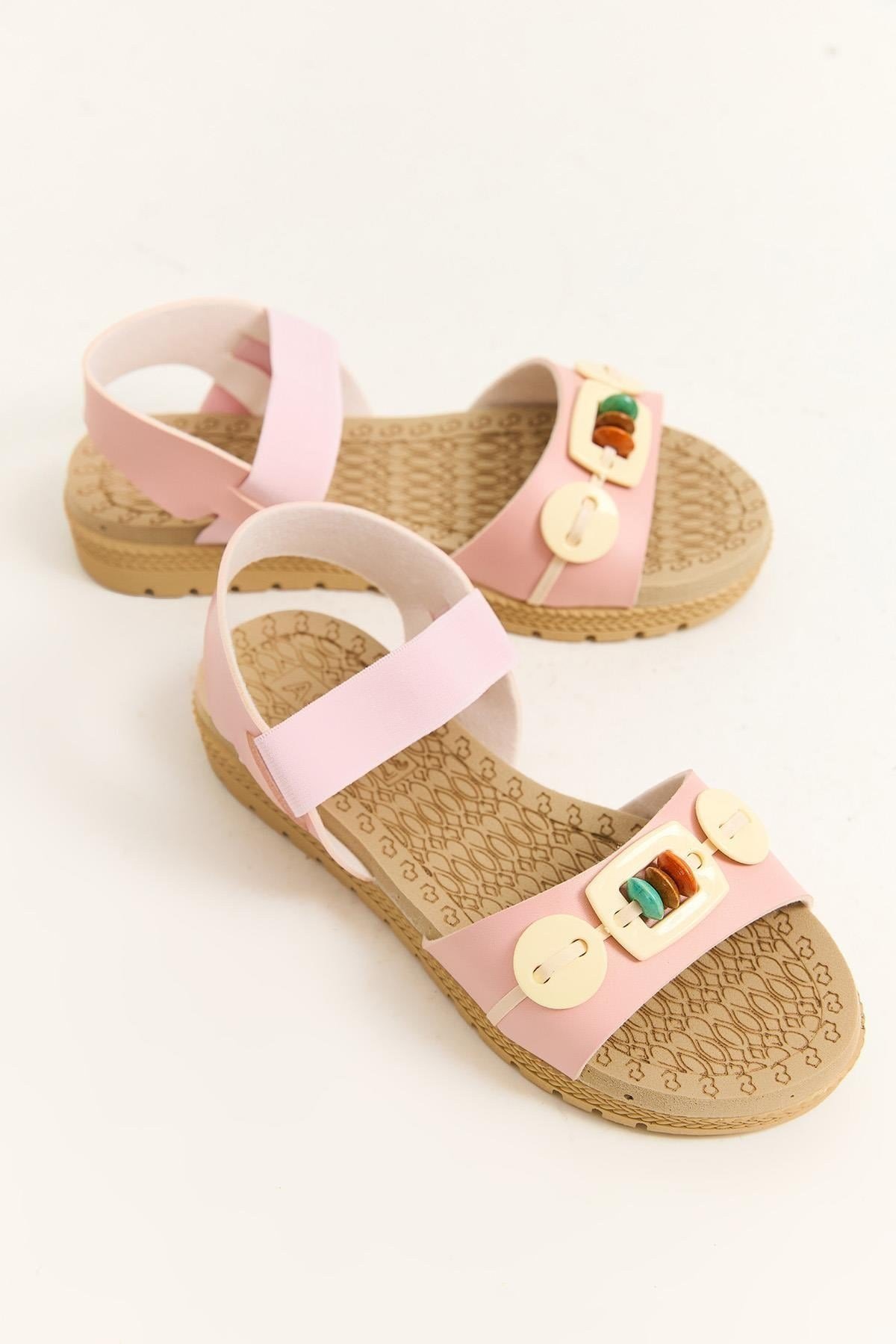 Pembe Aksesuarlı Bantlı Sandalet