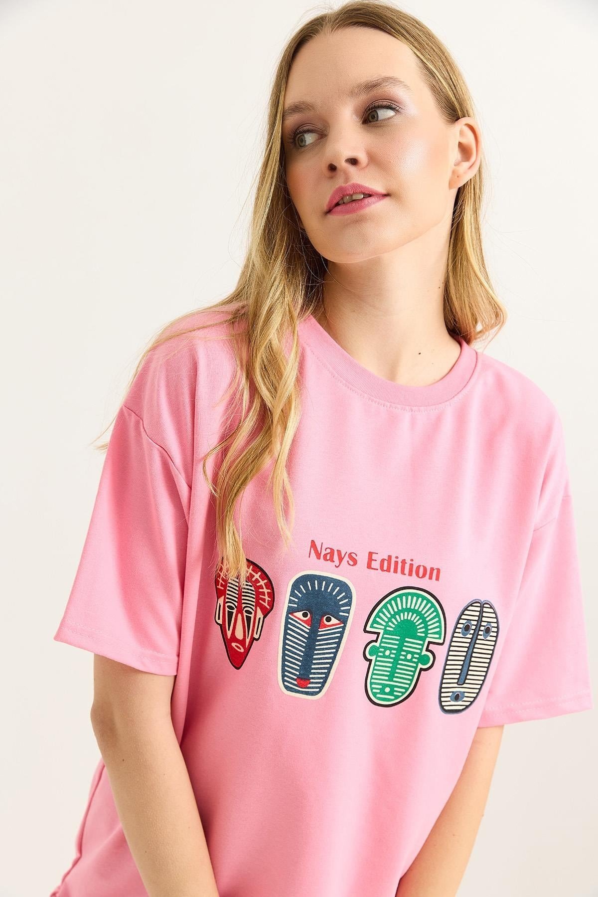 Pembe Baskılı Oversize Tişört