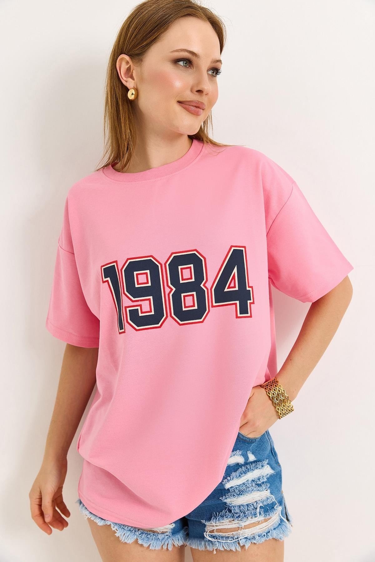 Pembe Baskılı Oversize Tişört