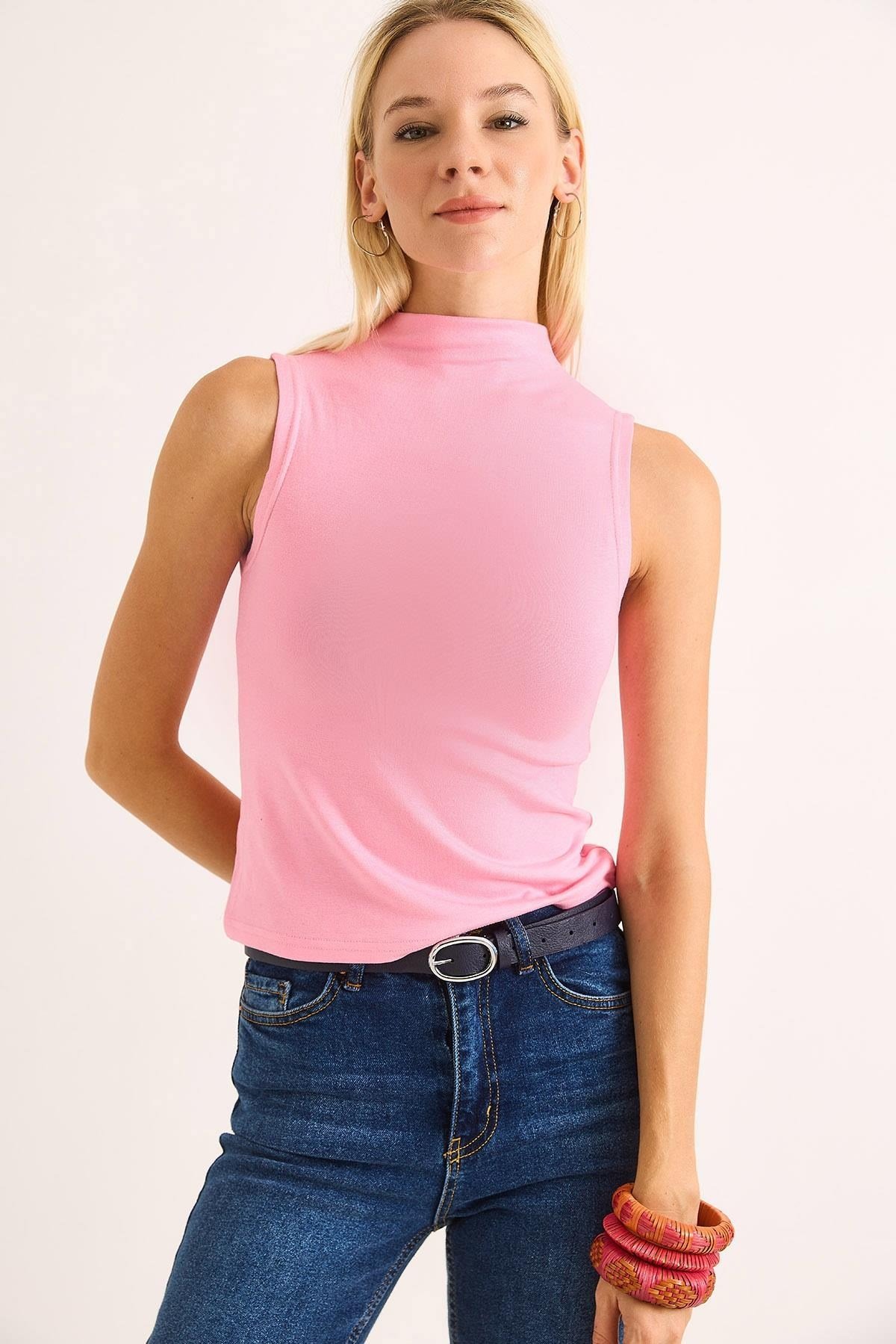 Pembe Dik Yaka Kolsuz Bluz