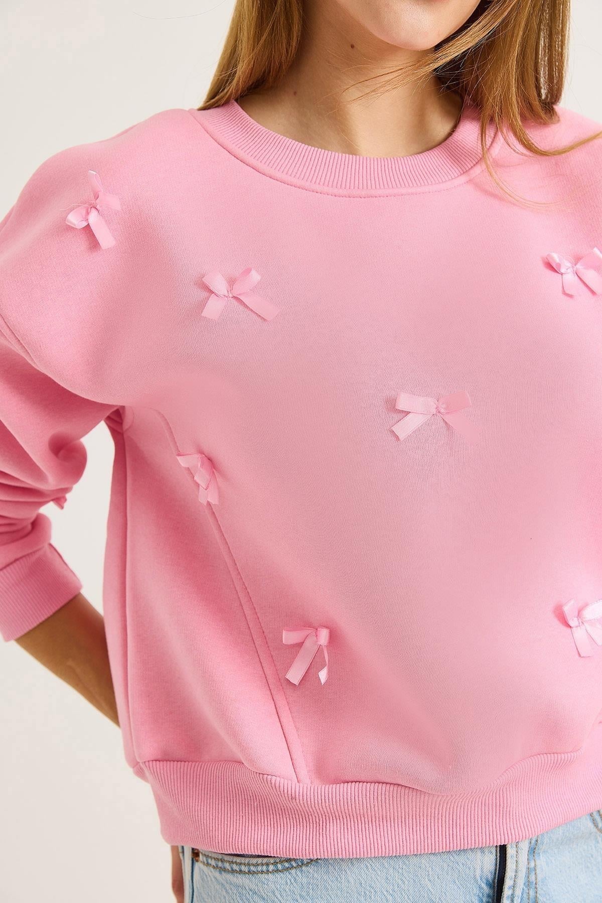 Pembe Kurdele Detaylı Sweatshirt