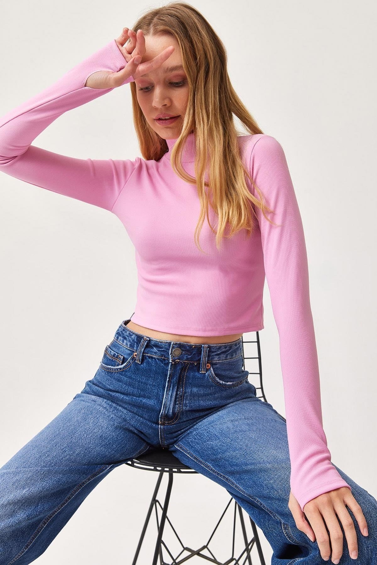 Pembe Parmak Geçmeli Örme Bluz