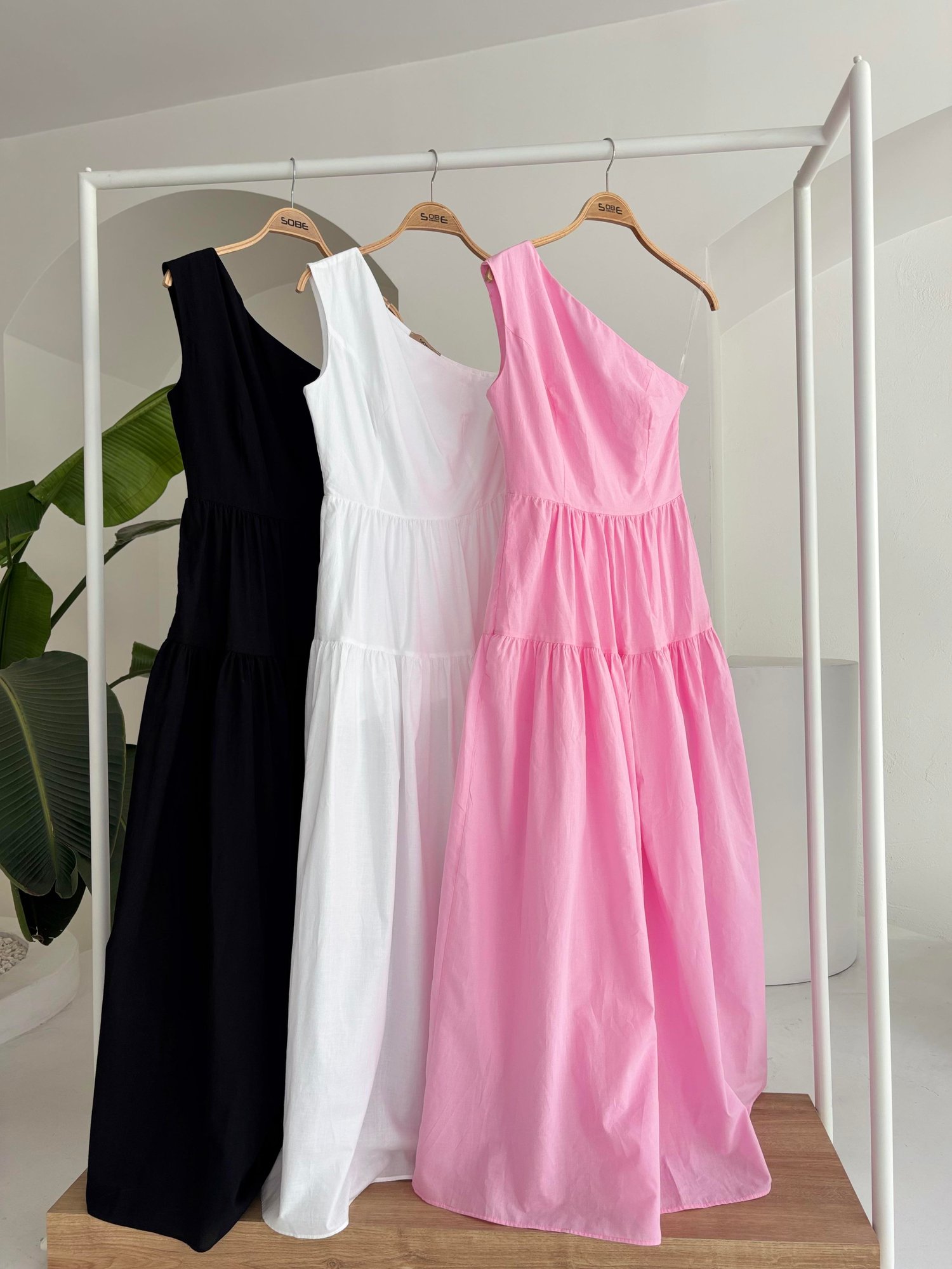 pembe-tek-omuz-wual-maxi-elbise-74e-53.jpeg