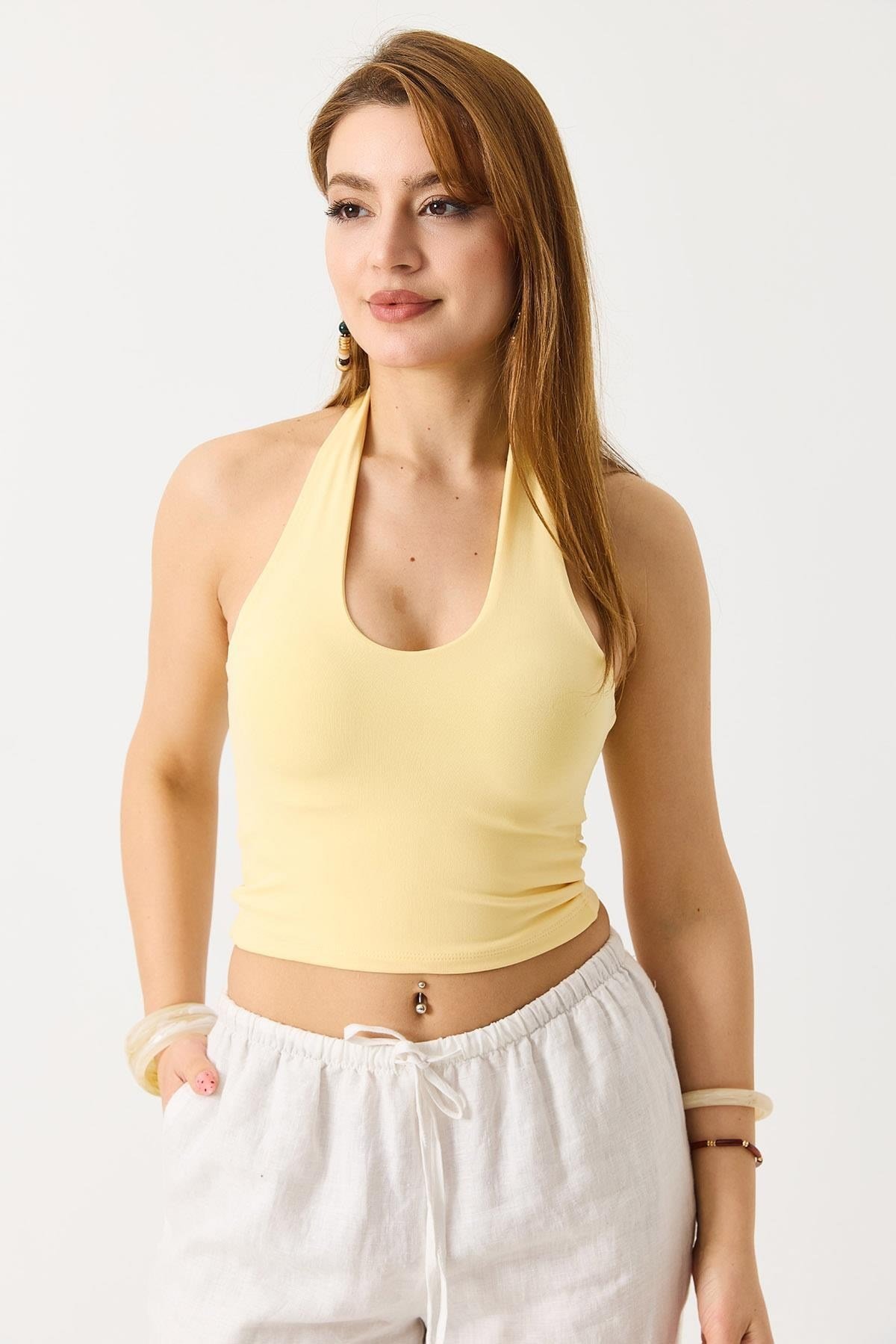 Sarı Boyundan Askılı Crop Bluz