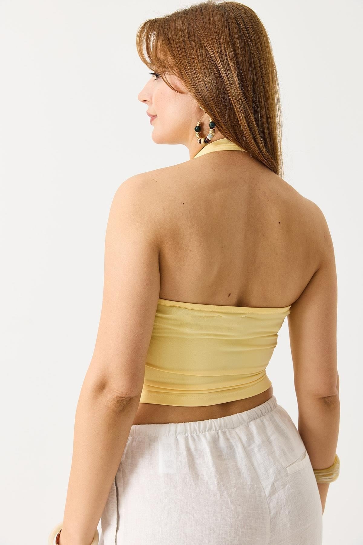 Sarı Boyundan Askılı Crop Bluz