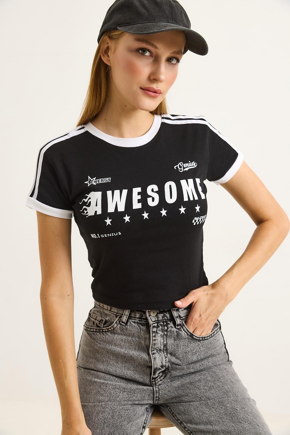 Siyah Baskılı Crop Tişört