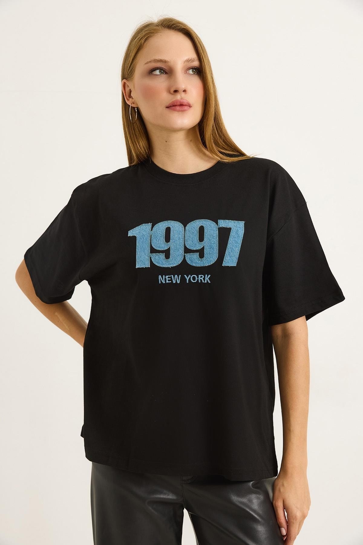 Siyah Baskılı Oversize Pamuklu Tişört