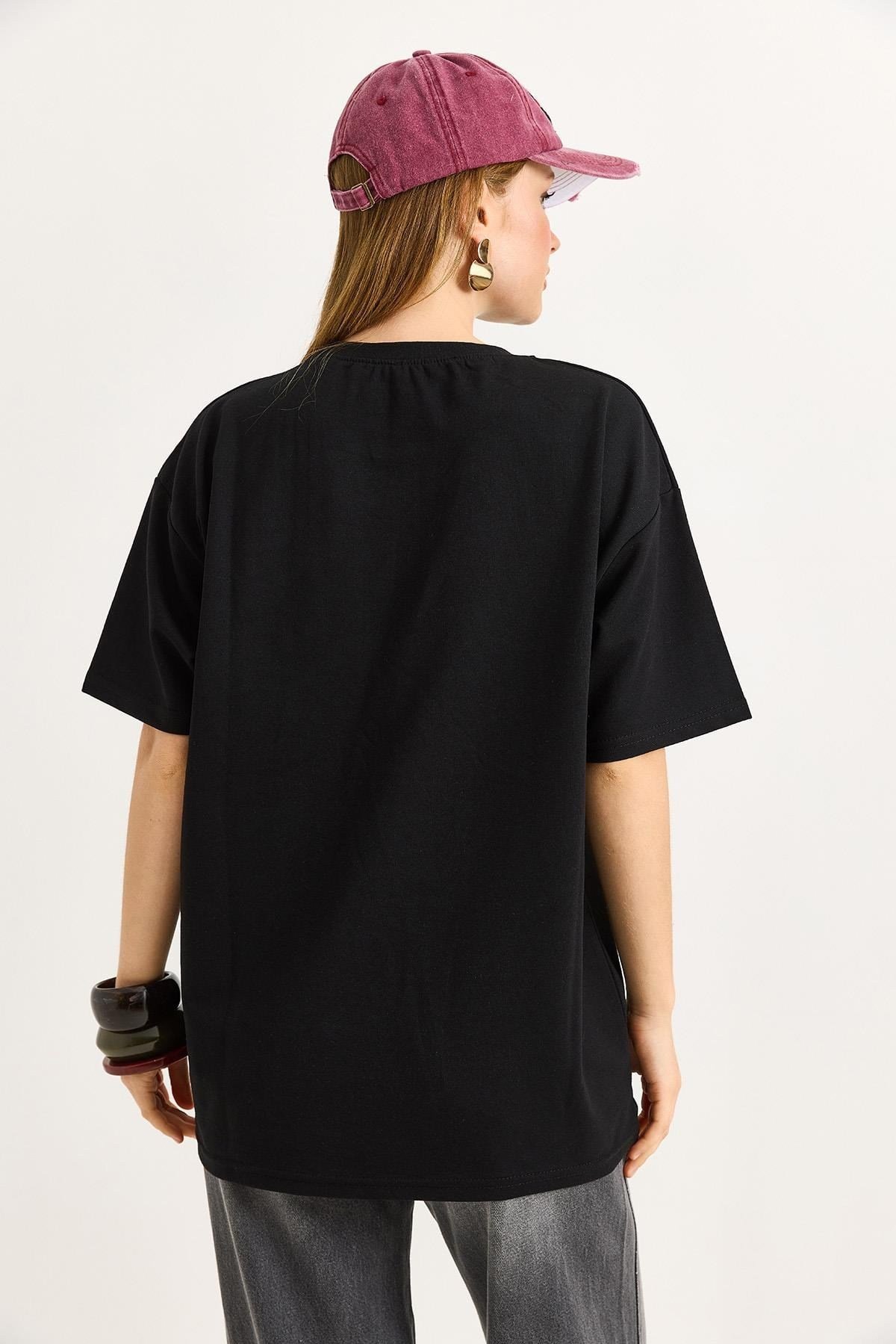 Siyah Baskılı Oversize Tişört
