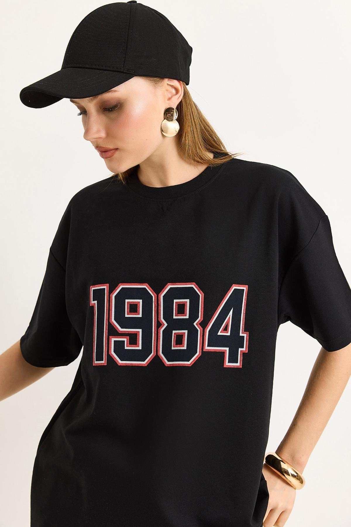 Siyah Baskılı Oversize Tişört