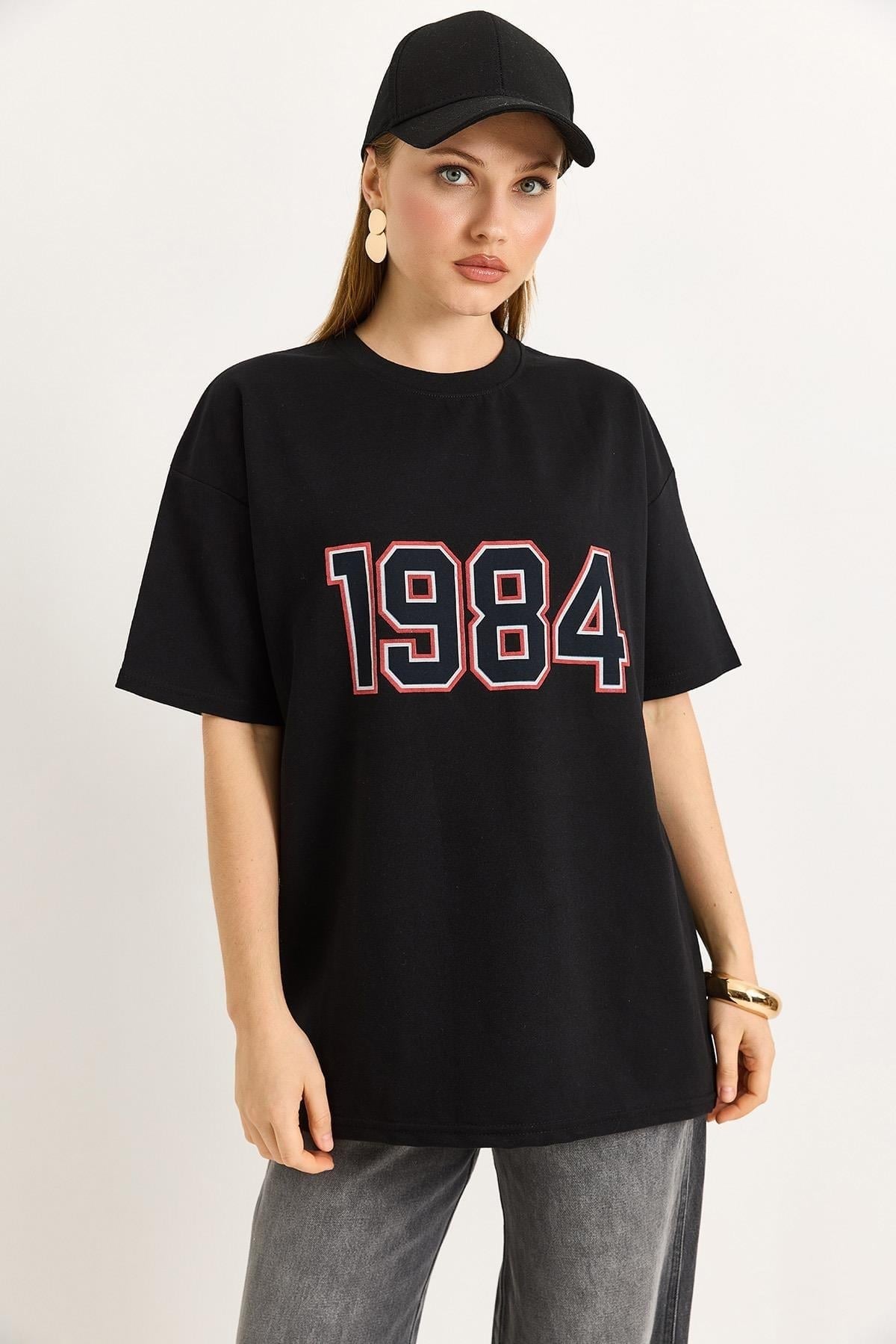 Siyah Baskılı Oversize Tişört